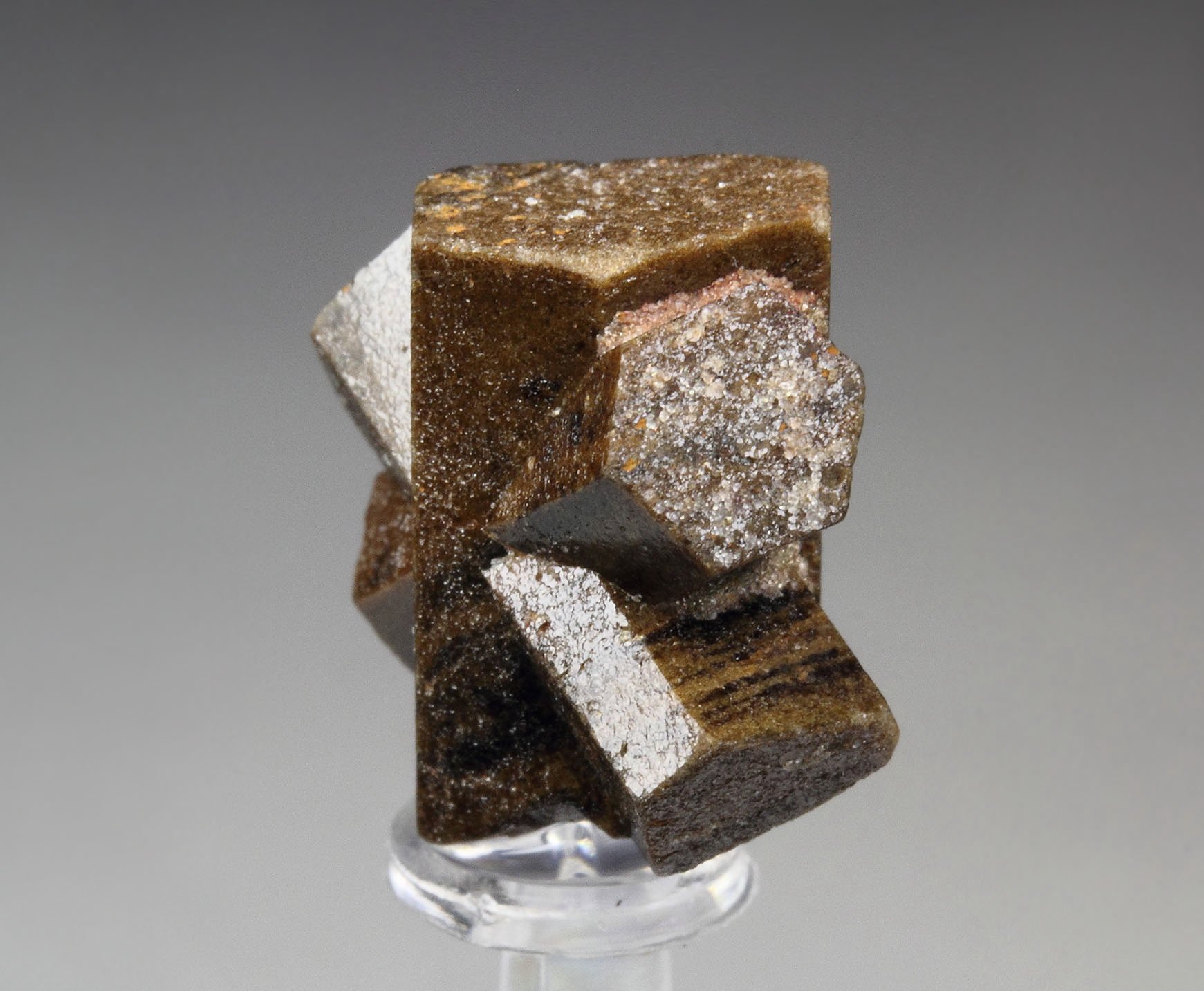 twinned STAUROLITE