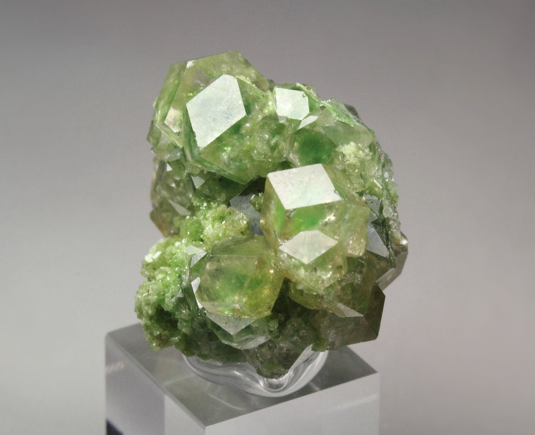 gem GARNET var. GROSSULAR with GREEN CHROMIAN PHANTOMS