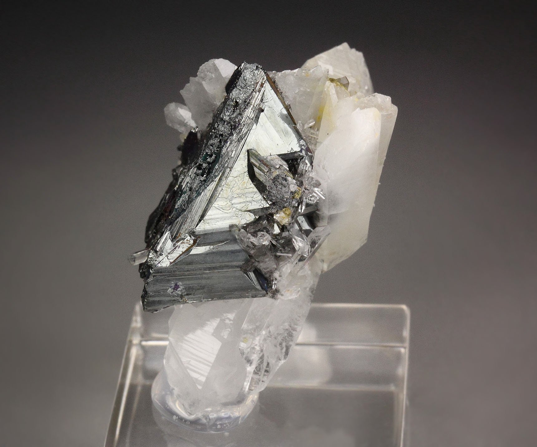 iridescent TETRAHEDRITE