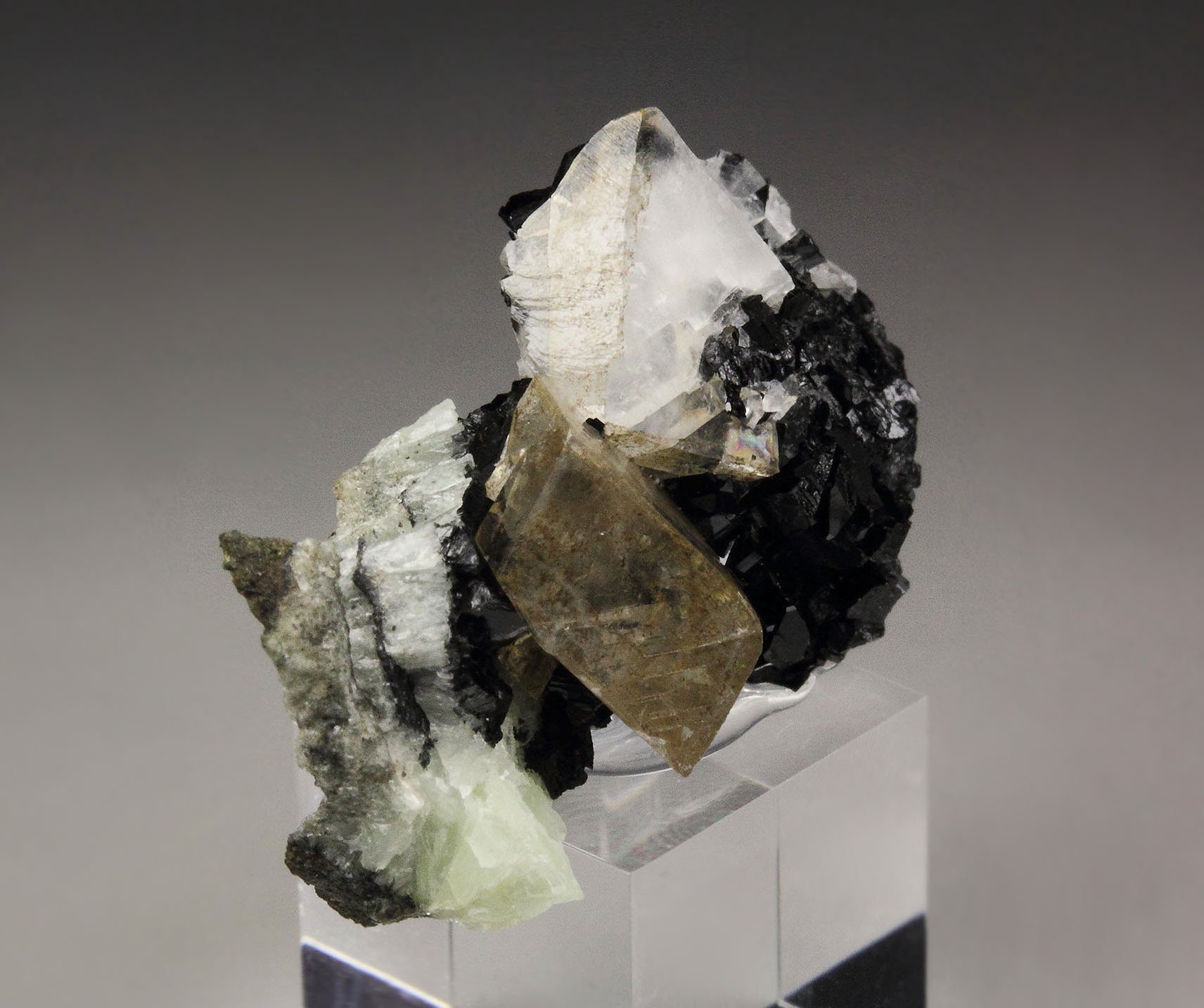 BABINGTONITE, CALCITE, PREHNITE