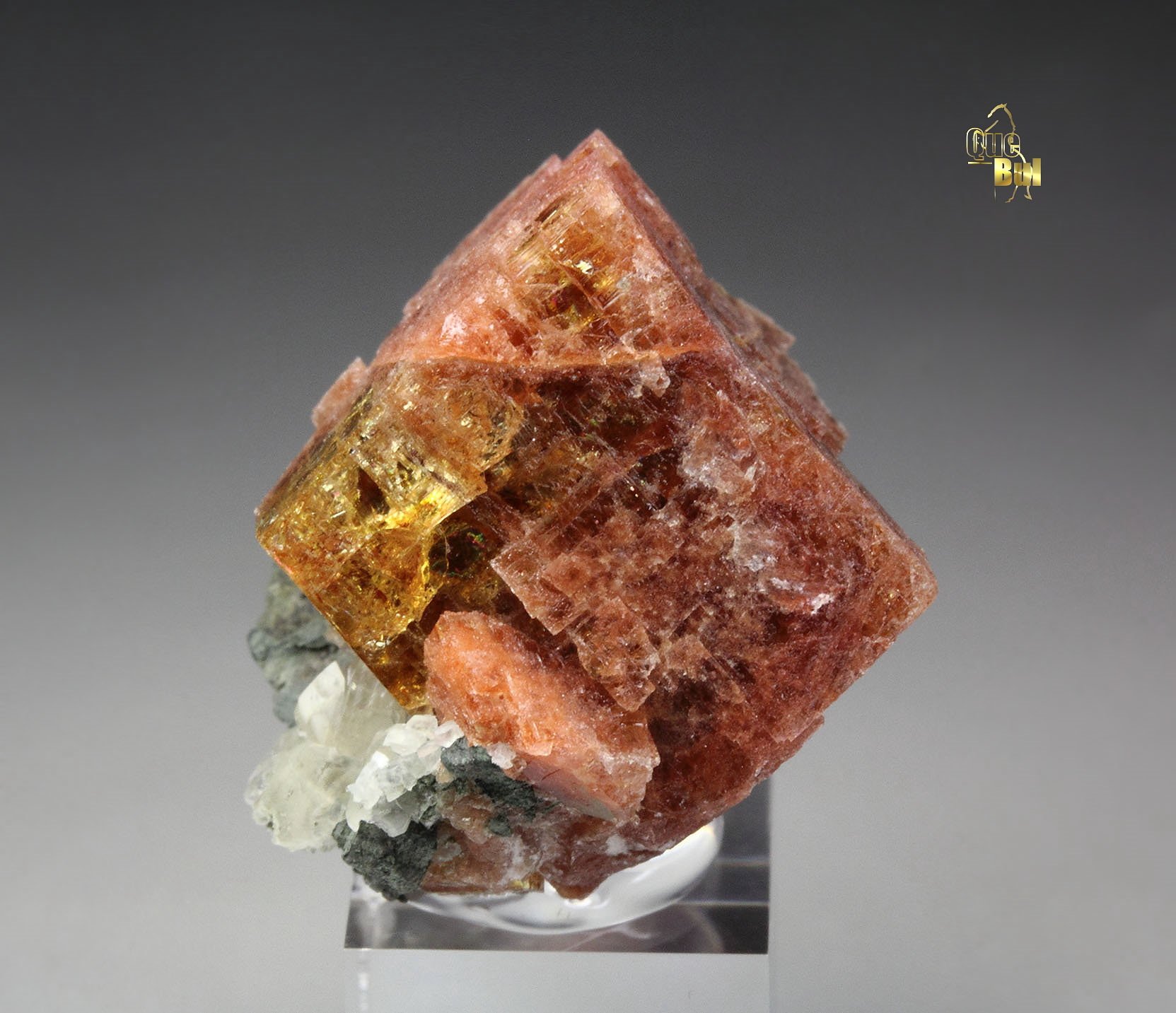 CHABAZITE, HEULANDITE