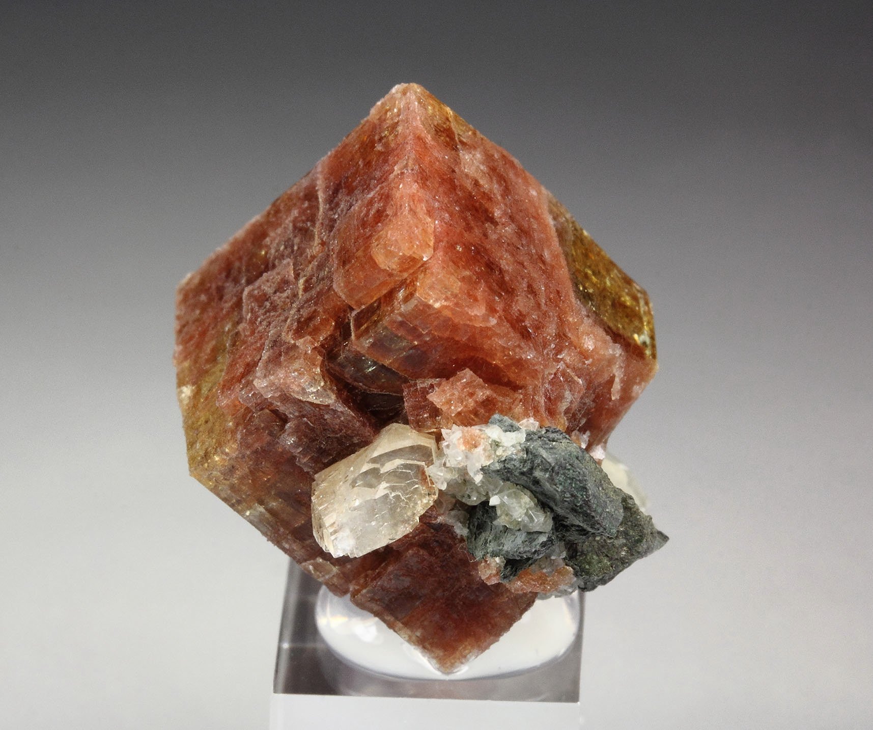 CHABAZITE, HEULANDITE