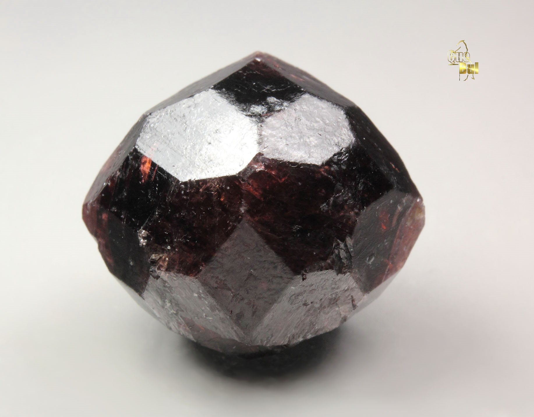 GARNET var. ALMANDINE