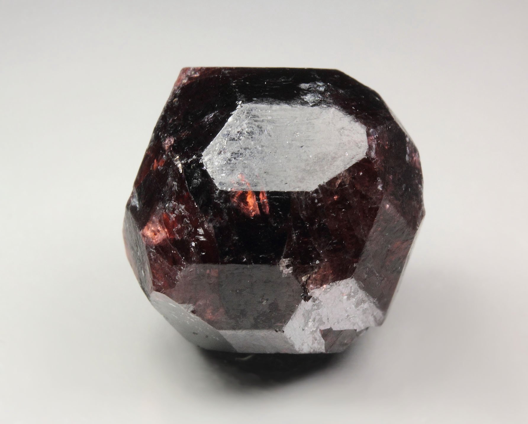 GARNET var. ALMANDINE