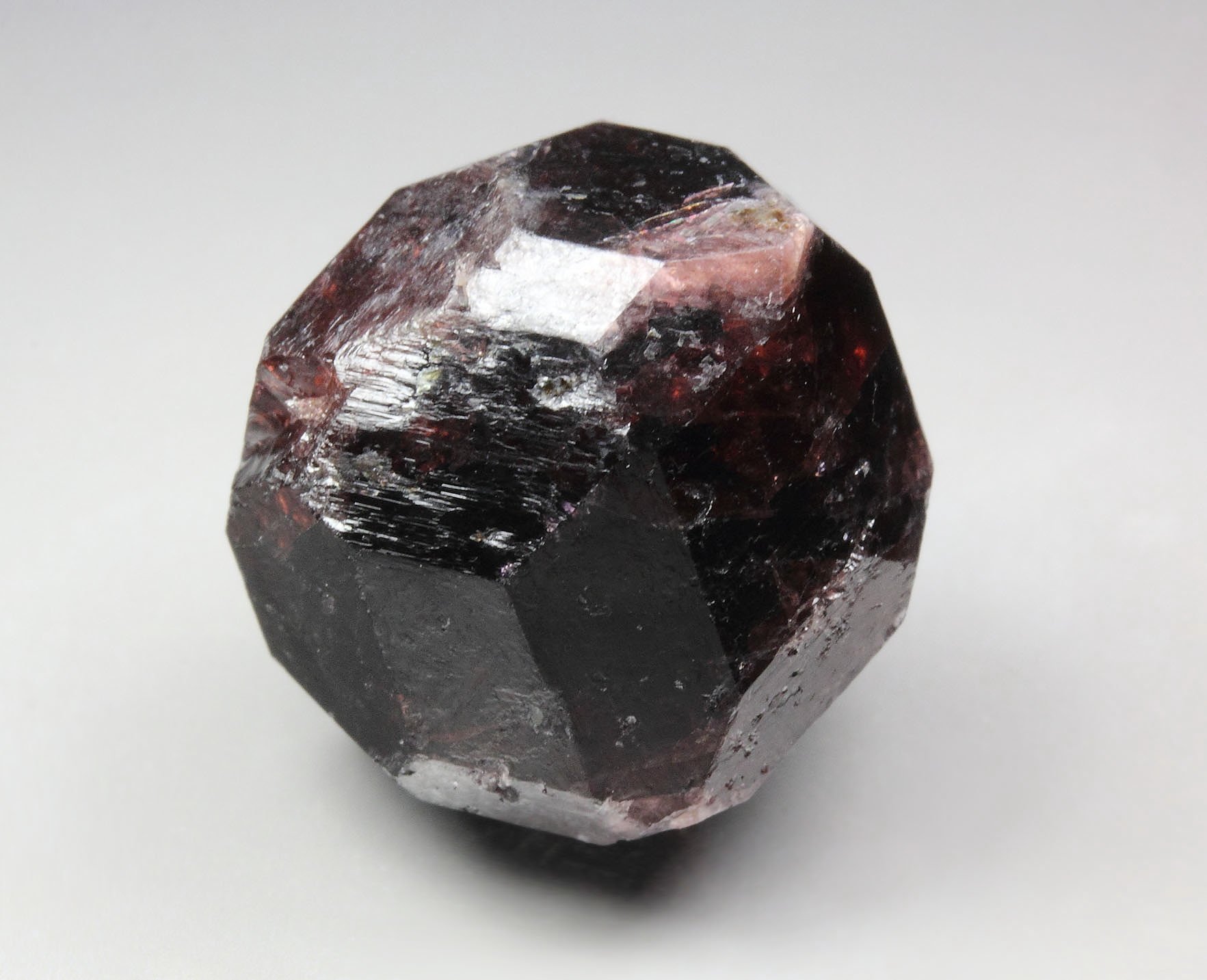 GARNET var. ALMANDINE