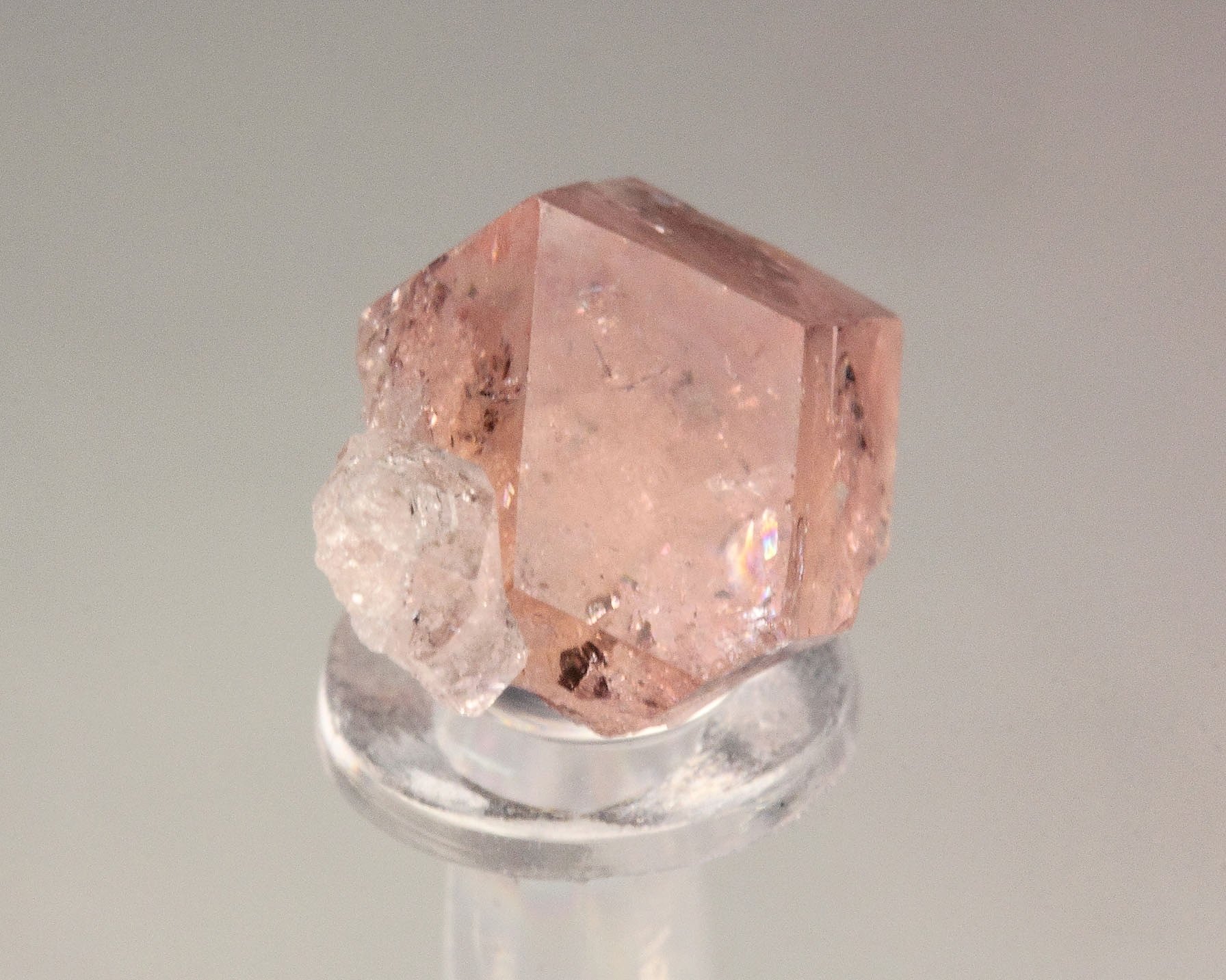 gem PINK GARNET var. GROSSULAR