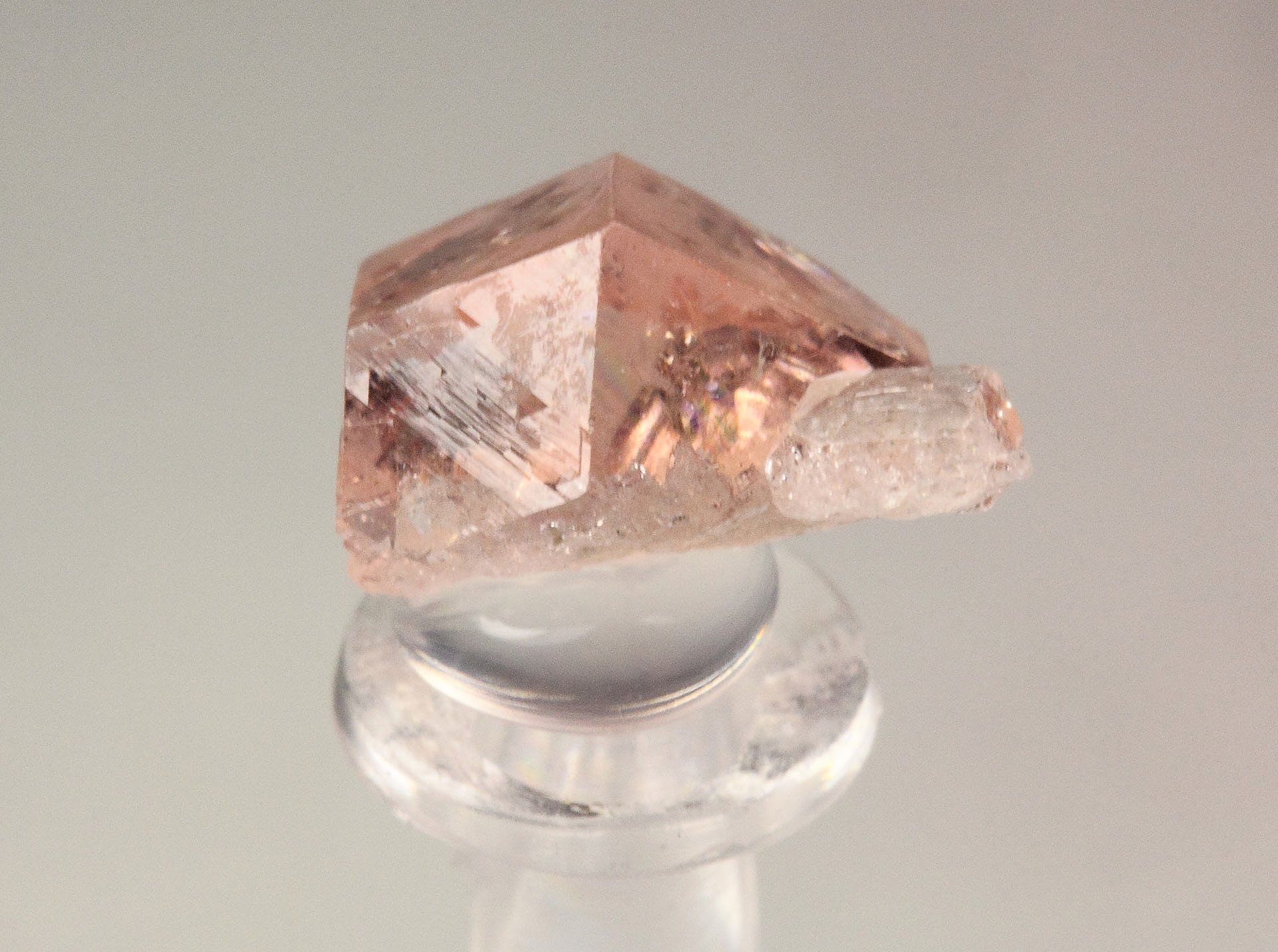 gem PINK GARNET var. GROSSULAR