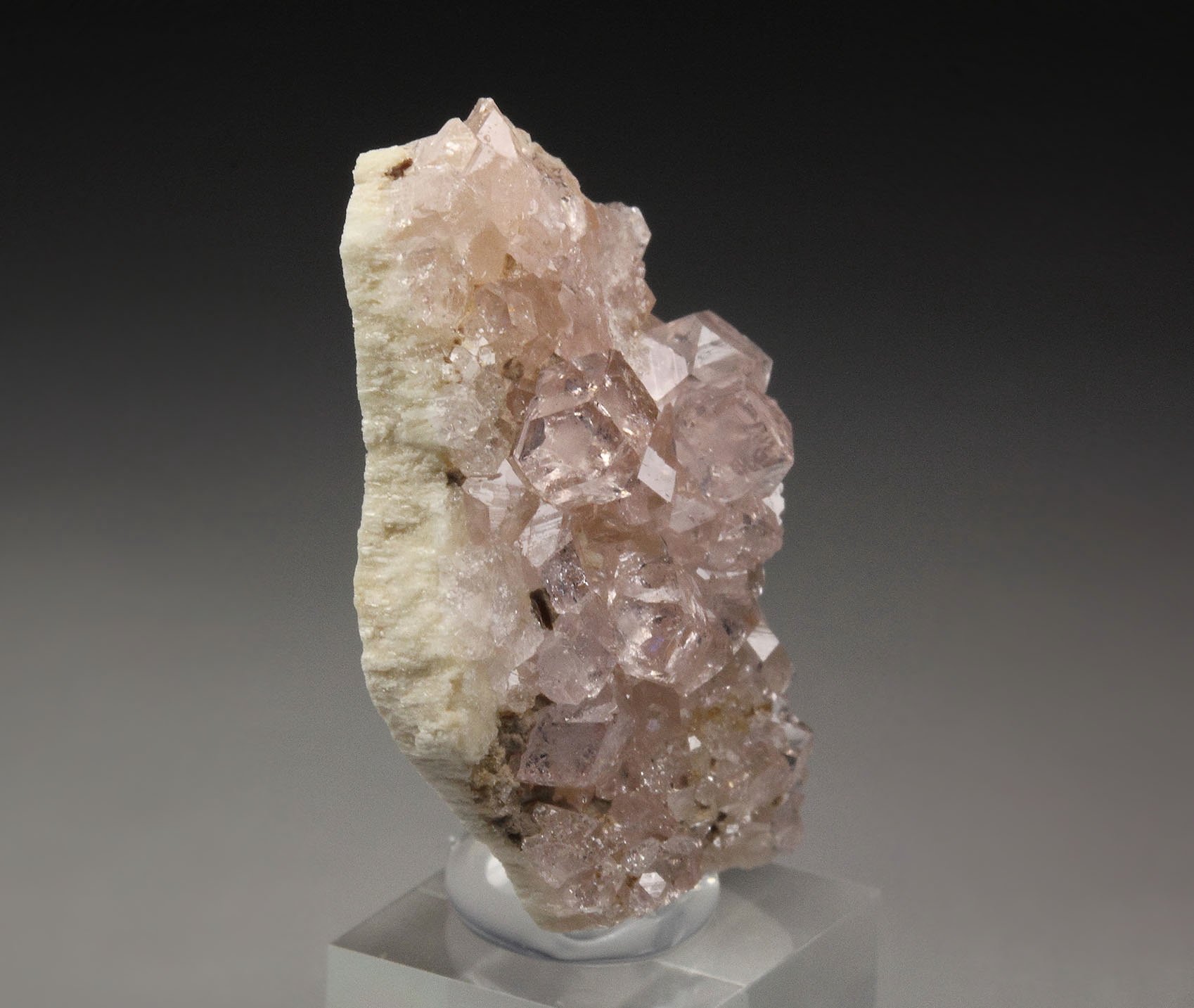 gem PINK GARNET var. GROSSULAR