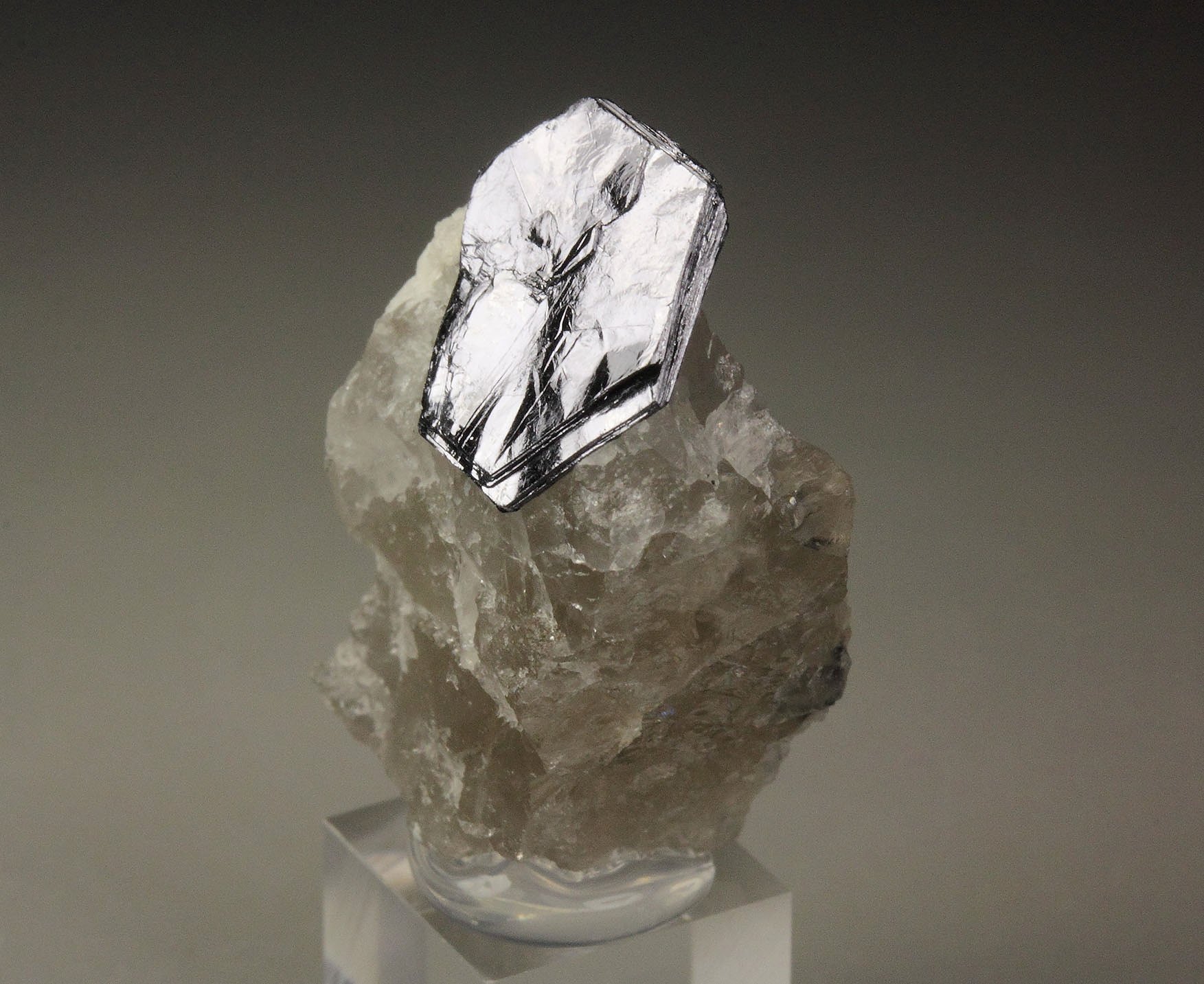 MOLYBDENITE