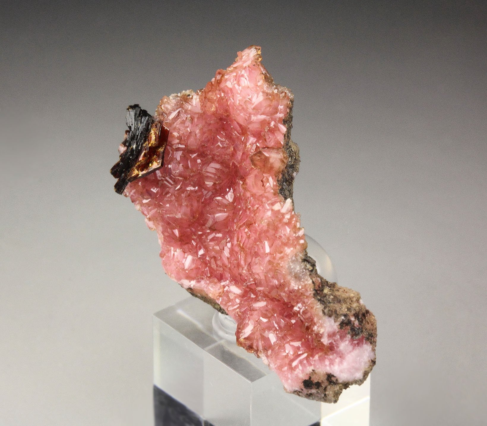 SHIGAITE, RHODOCHROSITE