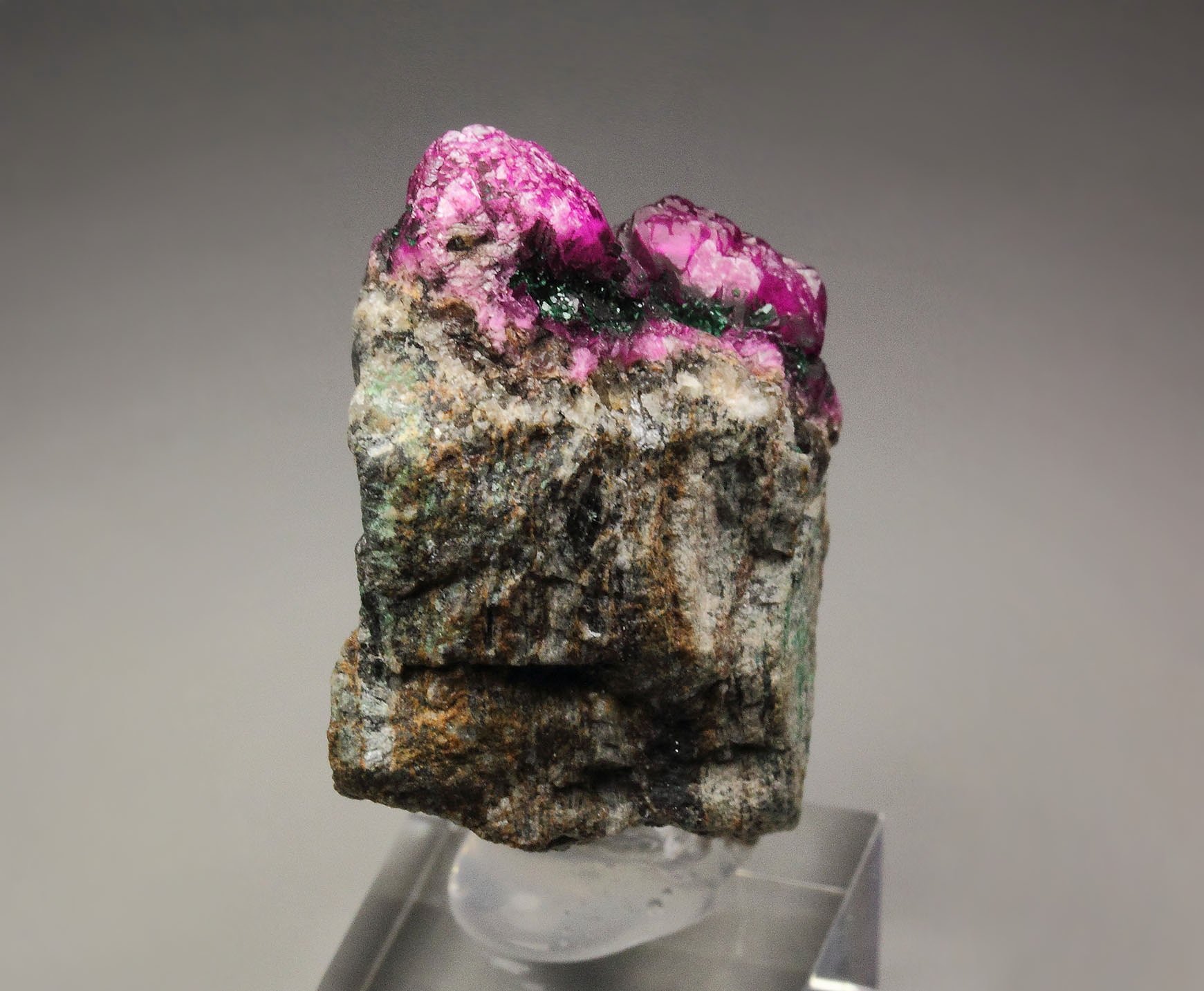 DOLOMITE var. COBALTOAN DOLOMITE, KOLWEZITE