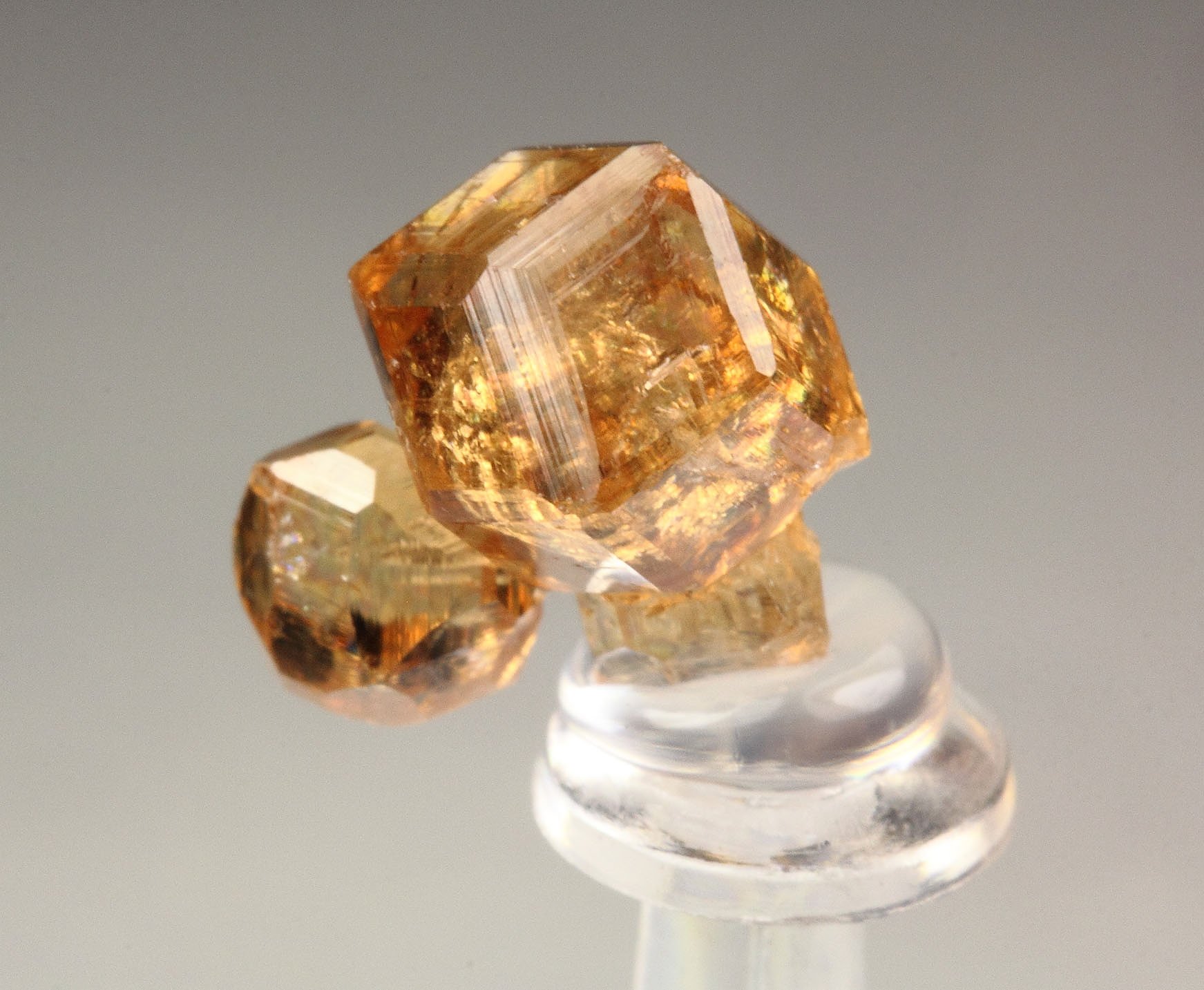 gem GARNET var. GROSSULAR