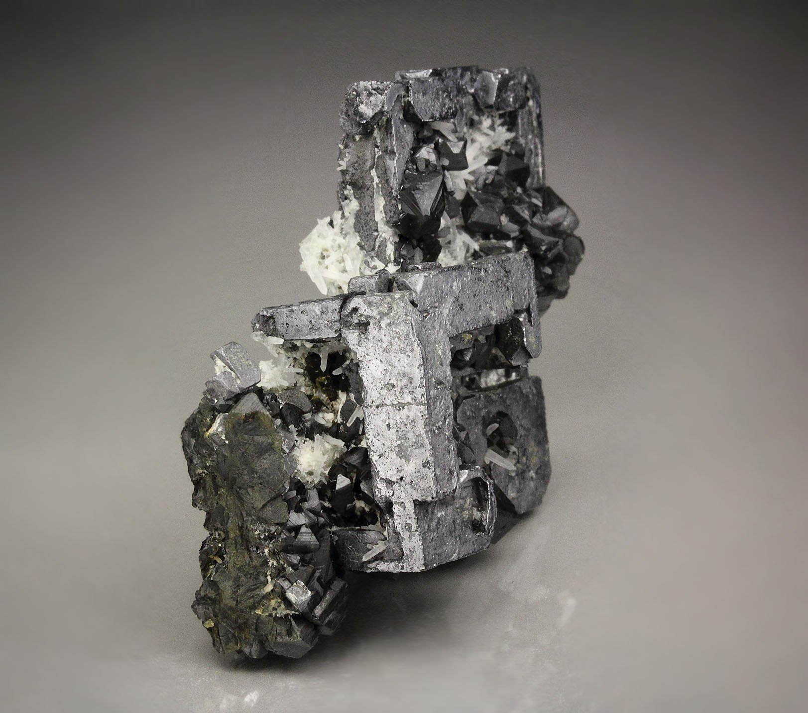 skeletal GALENA, SPHALERITE, QUARTZ