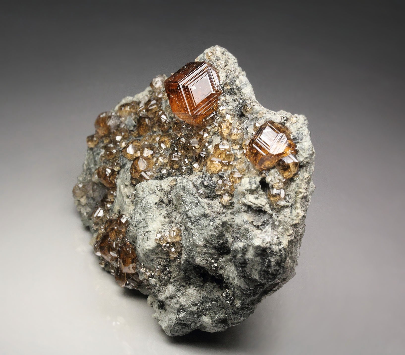 gem GARNET var. GROSSULAR