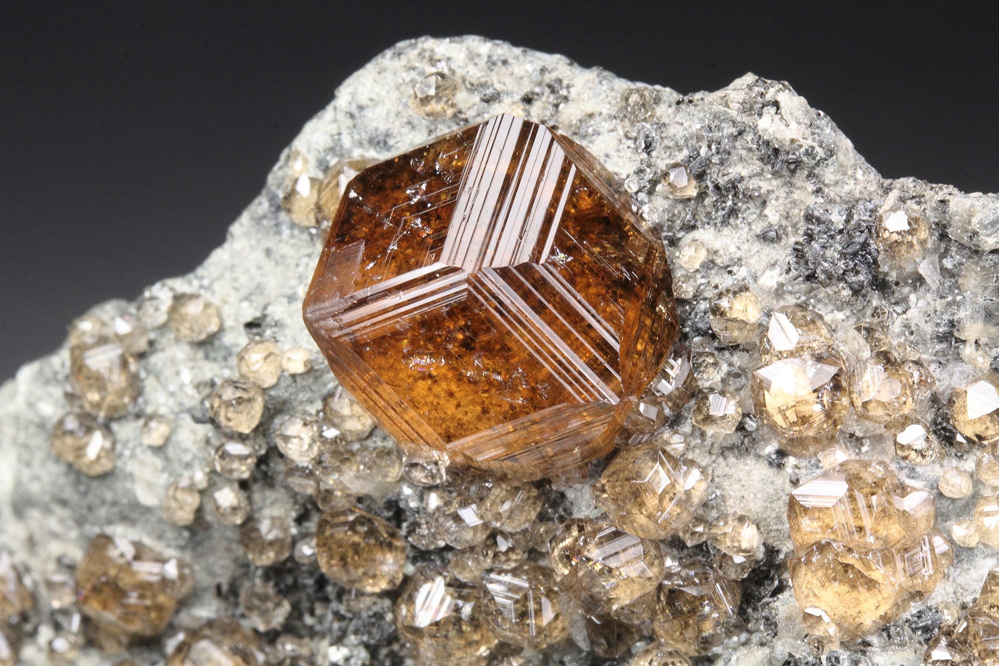 gem GARNET var. GROSSULAR