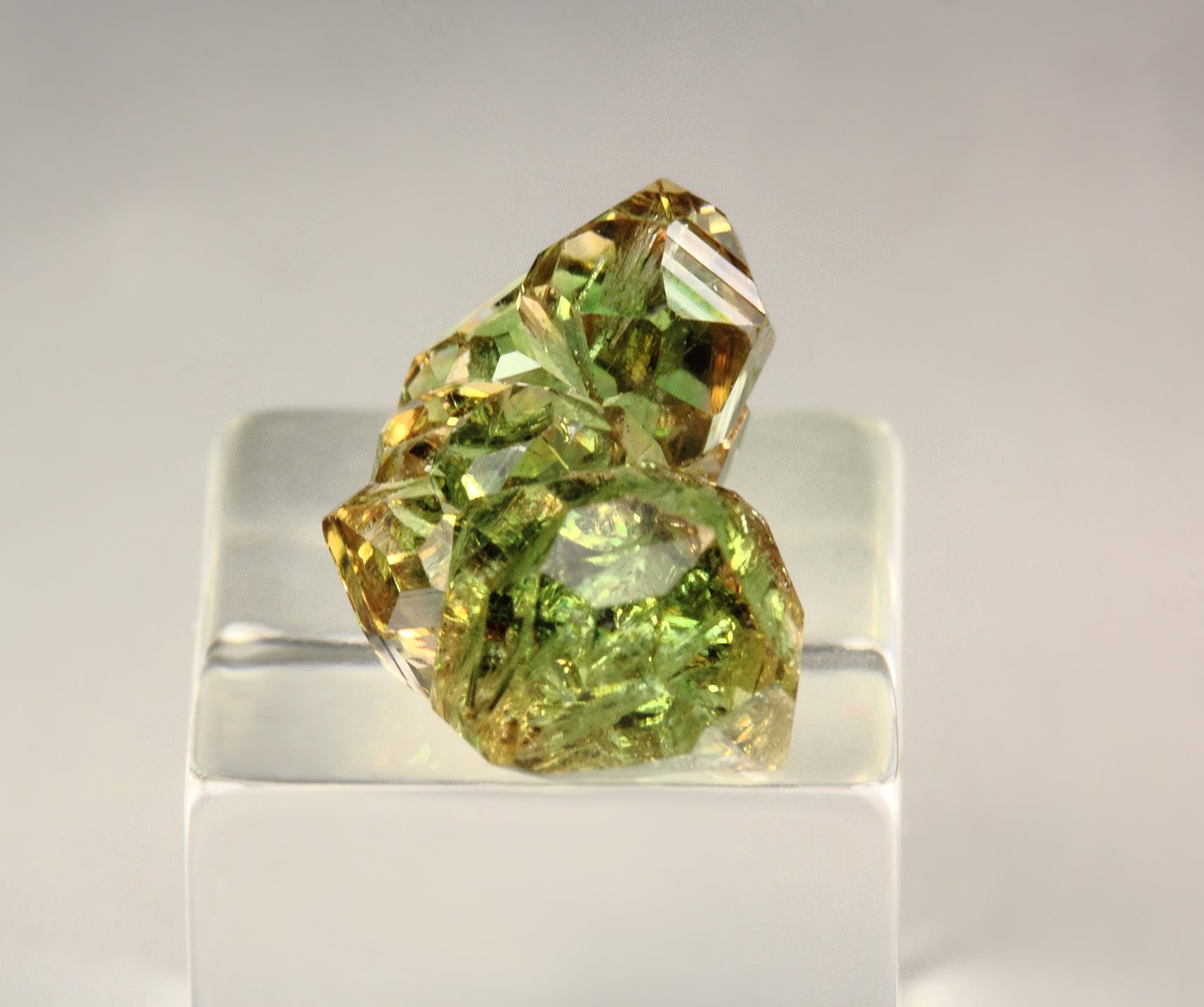 gem GARNET var. GROSSULAR with GREEN CHROMIAN PHANTOMS