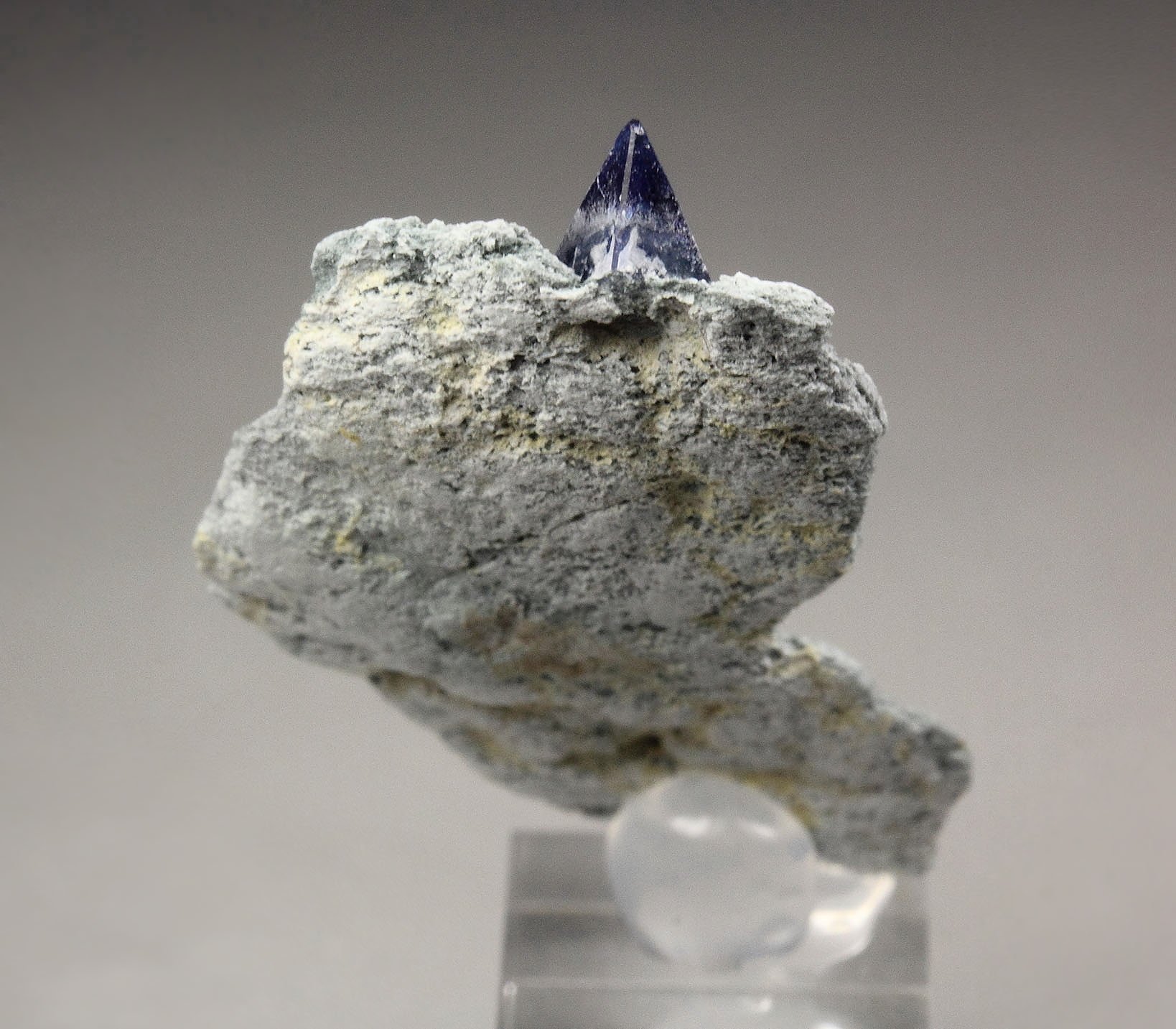 BENITOITE