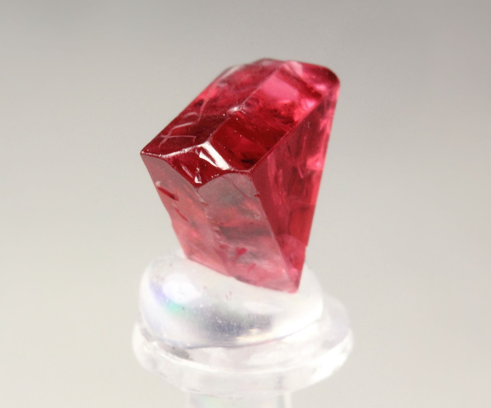 Quebul Fine Minerals / gem SPINEL twinned