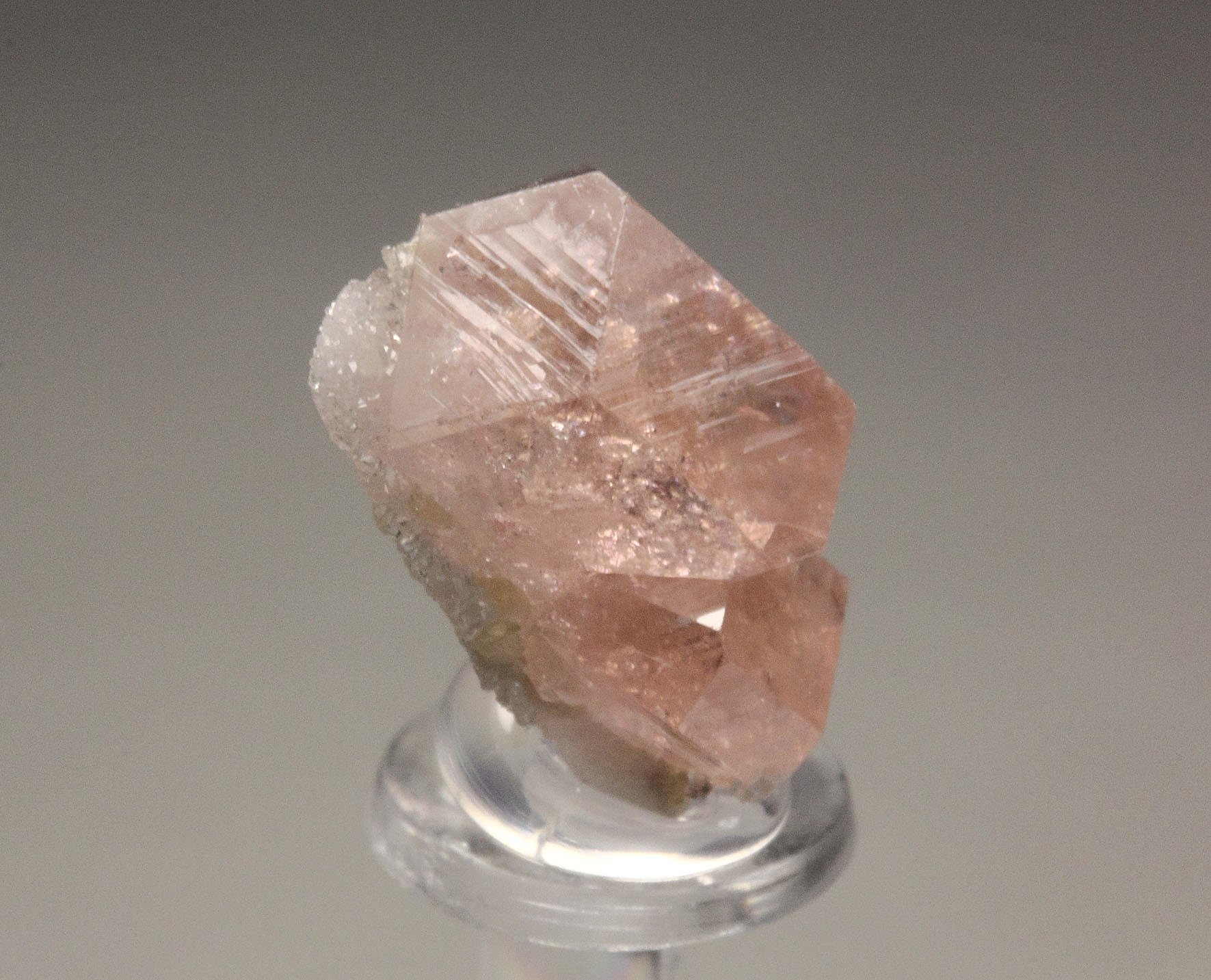 gem PINK GARNET var. GROSSULAR