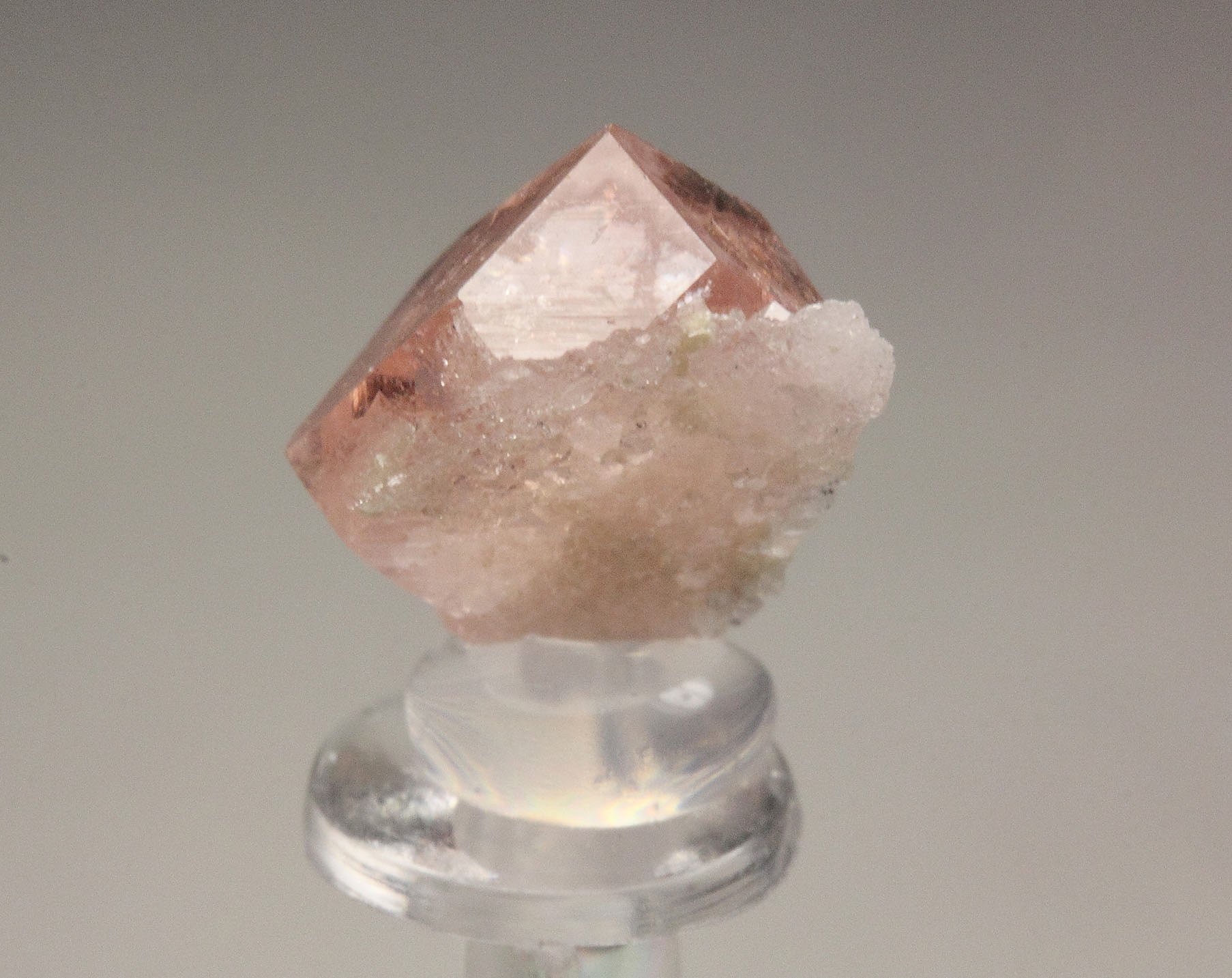 gem PINK GARNET var. GROSSULAR