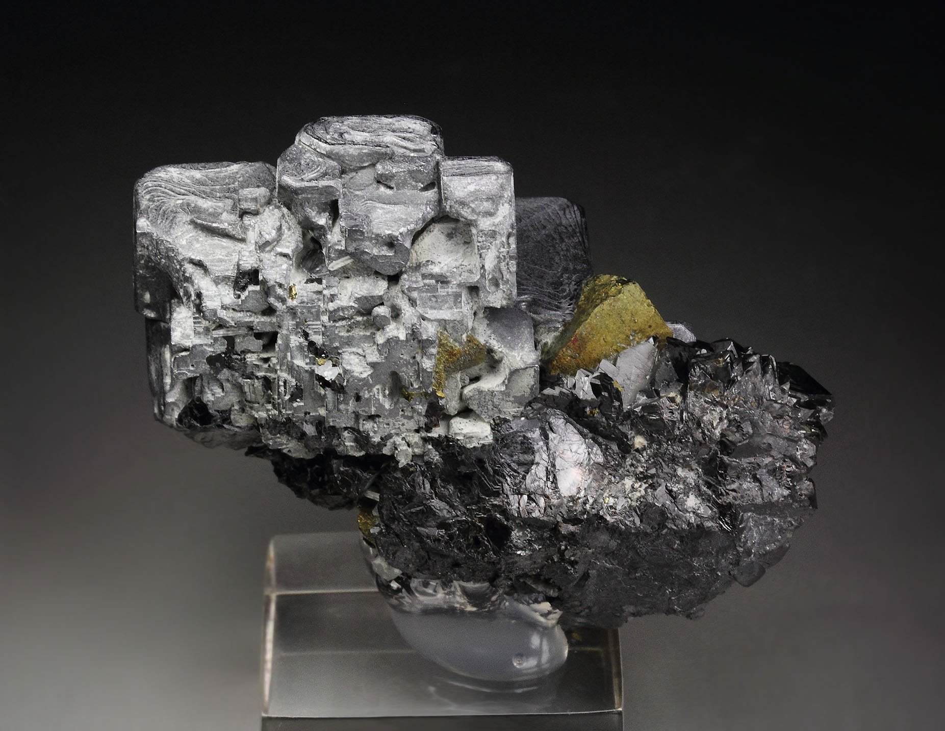 skeletal GALENA, CHALCOPYRITE, PYRITE, SPHALERITE