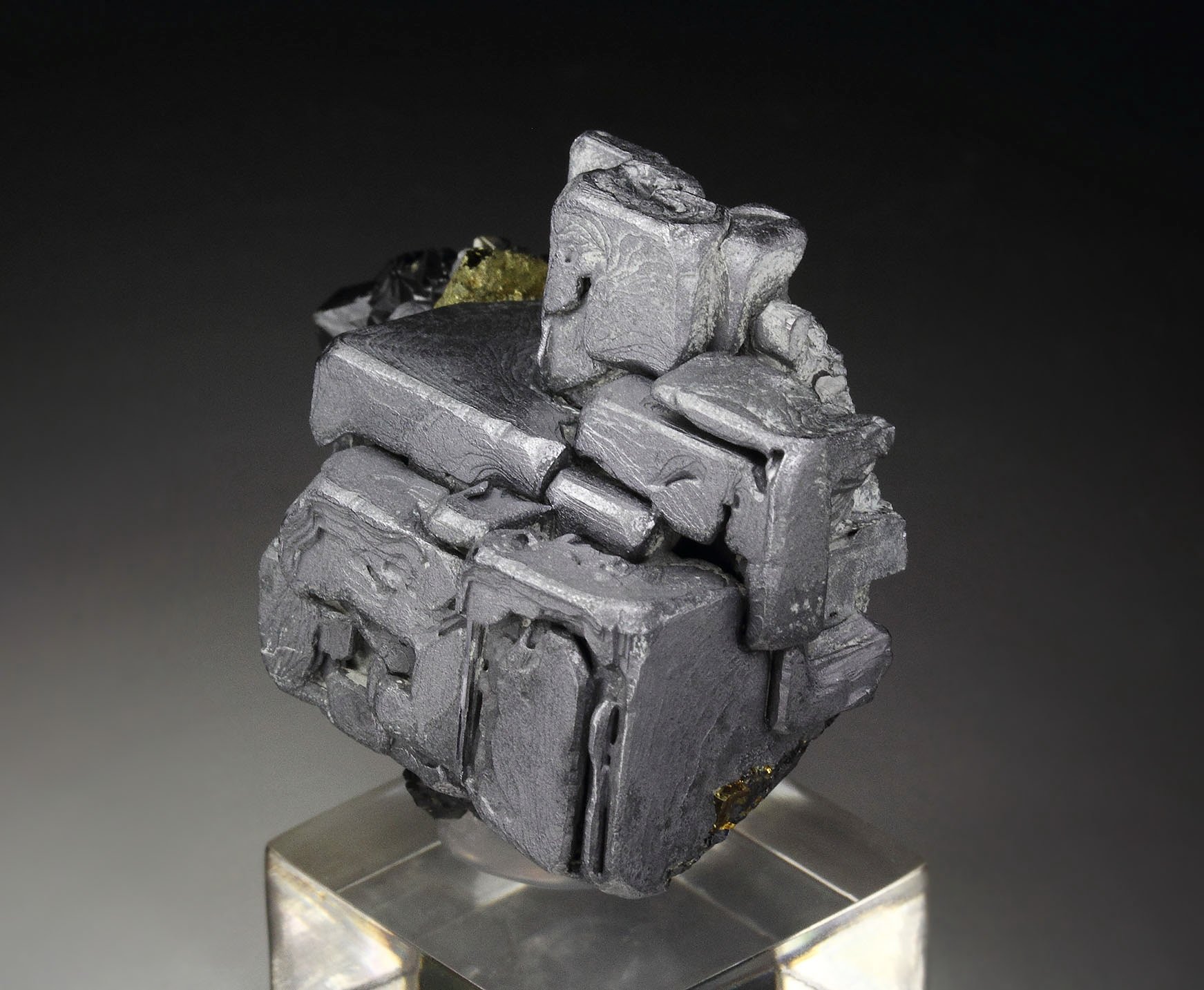 skeletal GALENA, CHALCOPYRITE, PYRITE, SPHALERITE