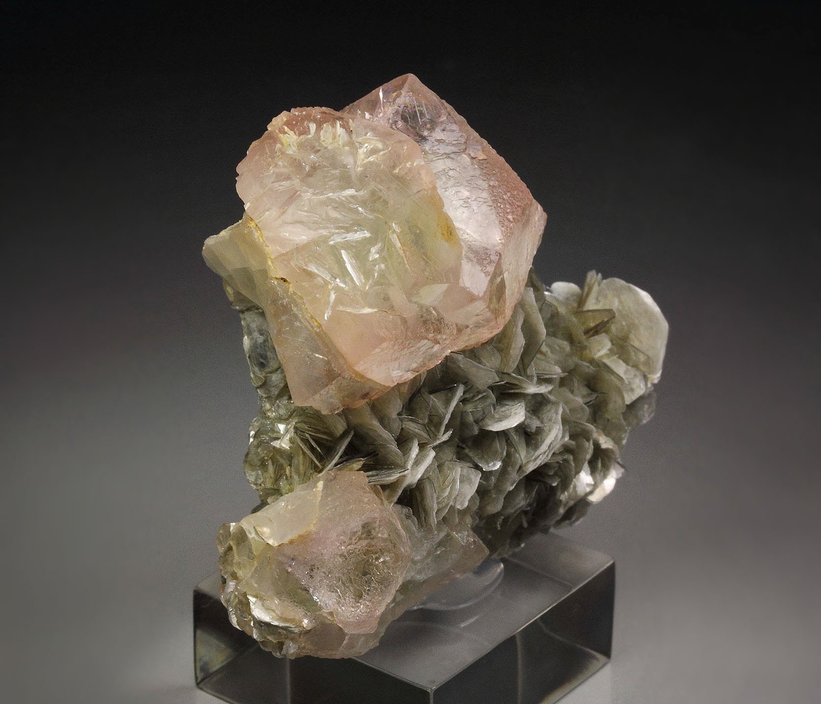 FLUORITE, MUSCOVITE