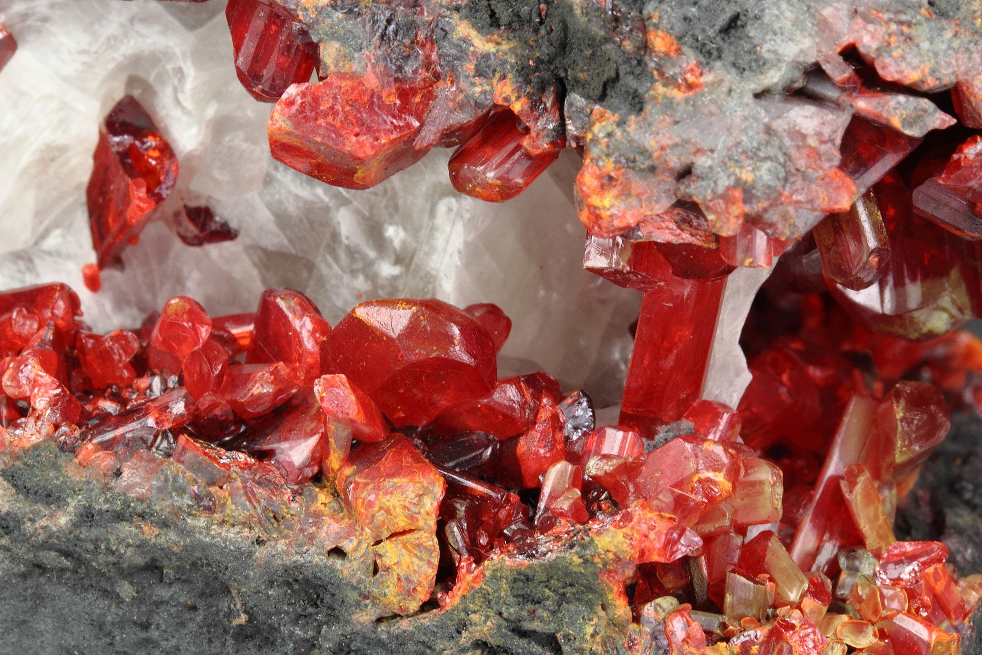 REALGAR, CALCITE