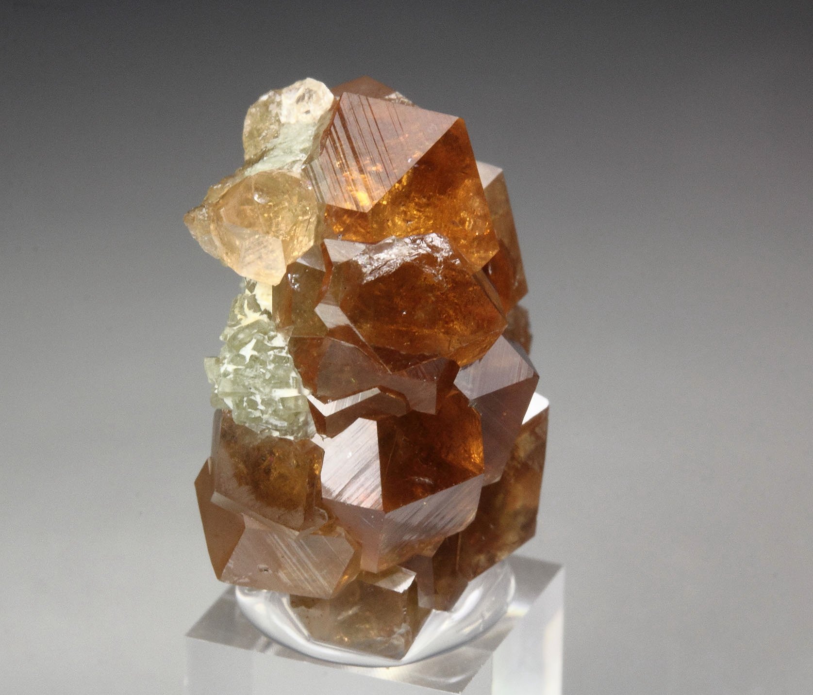 gem GARNET var. GROSSULAR