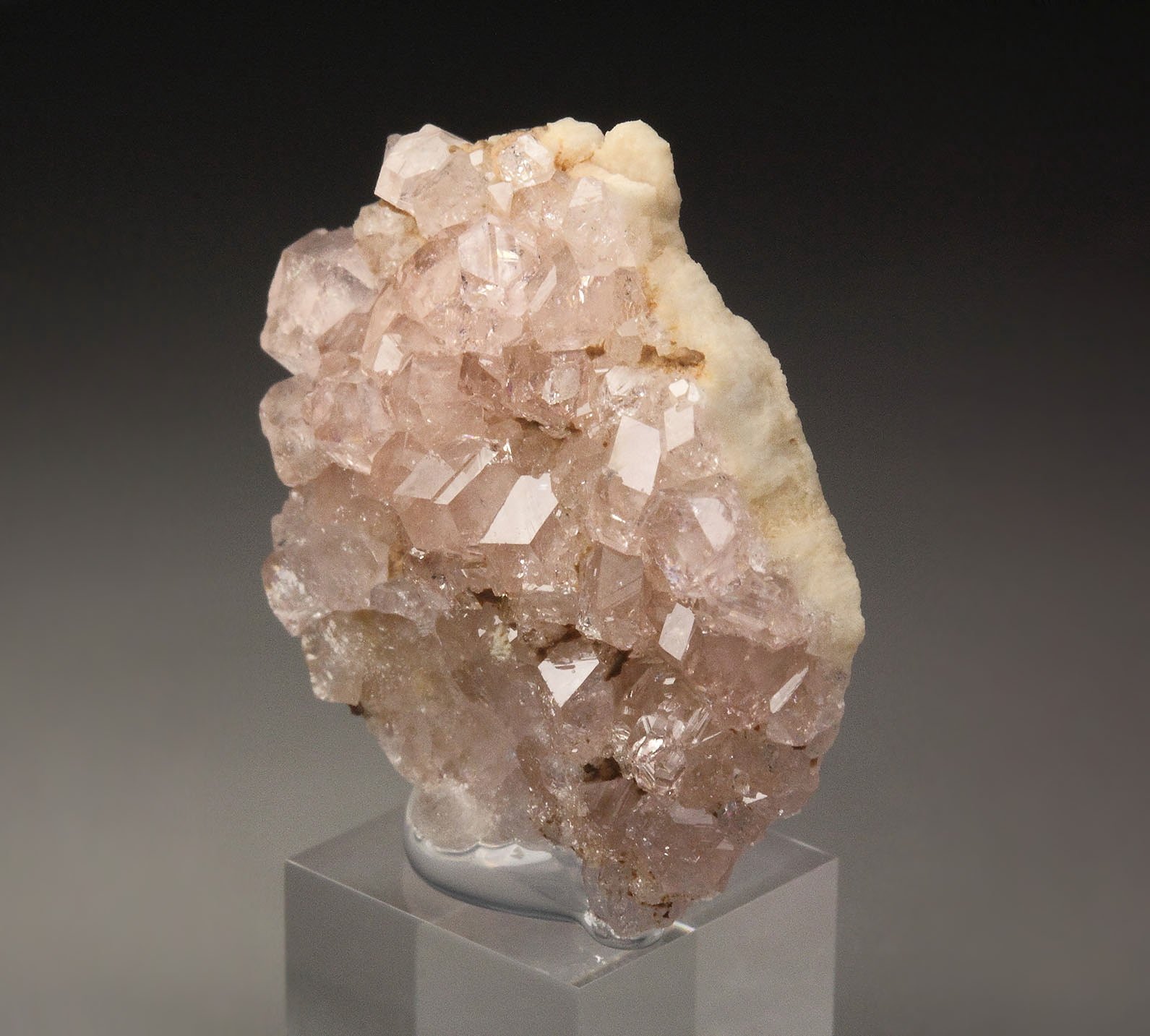 gem PINK GARNET var. GROSSULAR