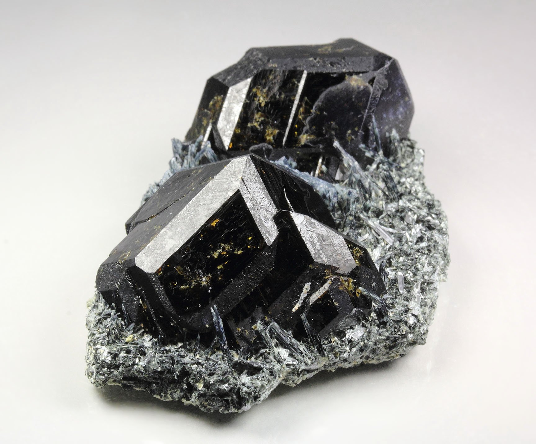 GARNET var. ANDRADITE var. MELANITE, PARGASITE