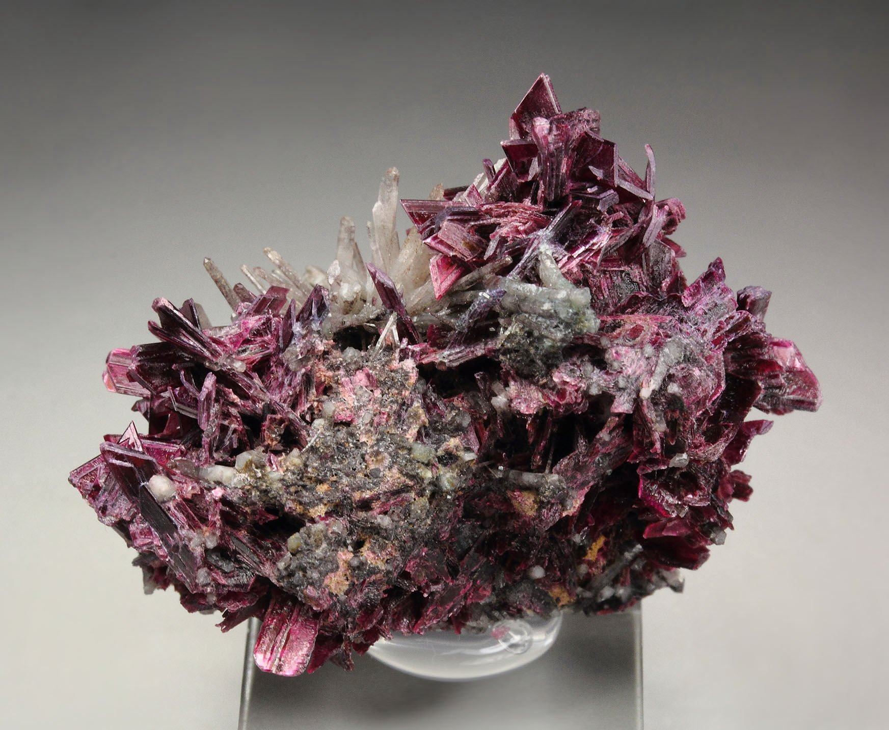 ERYTHRITE, QUARTZ 