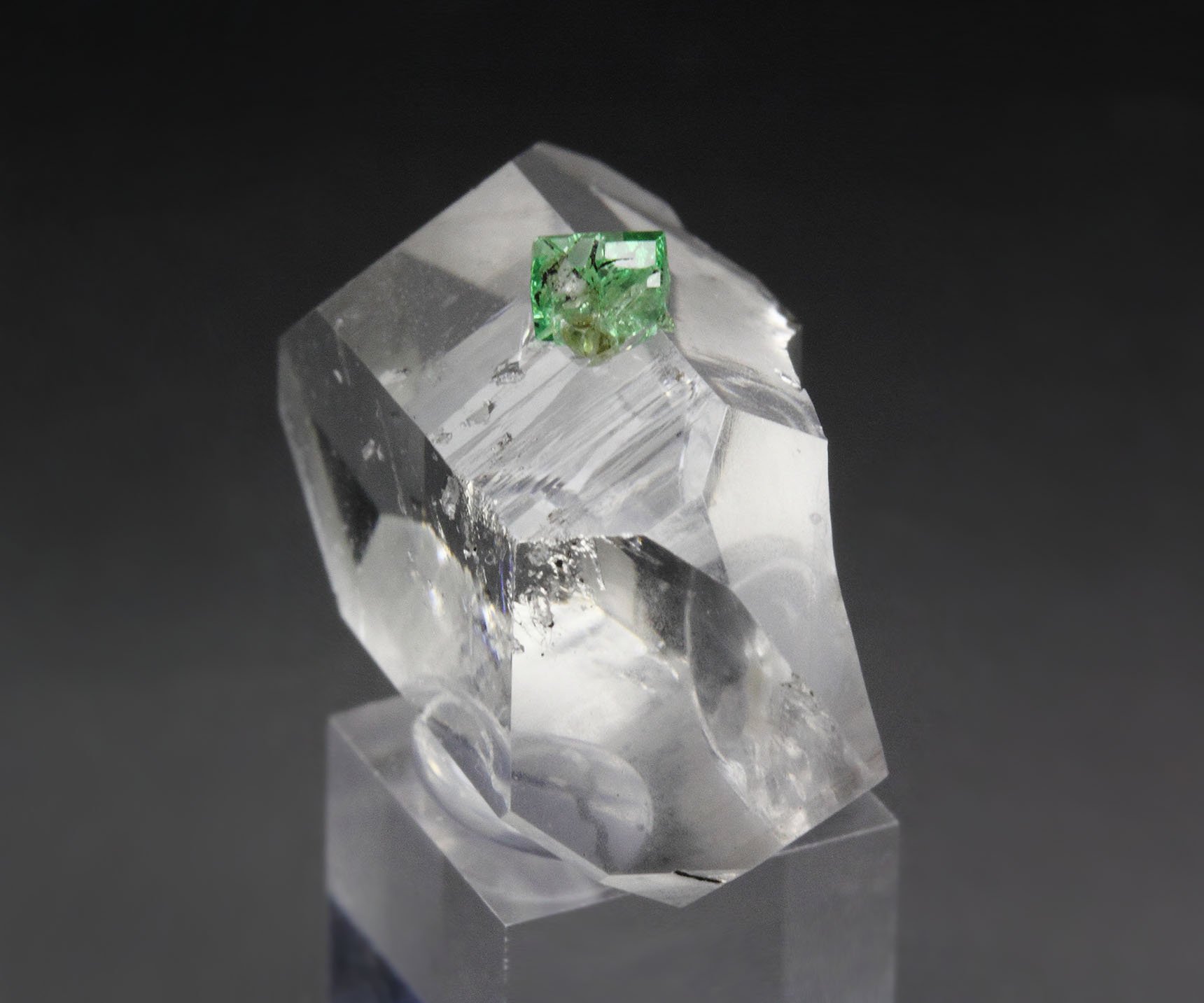 gem GARNET var. GROSSULAR var. TSAVORITE, QUARTZ bi-terminated