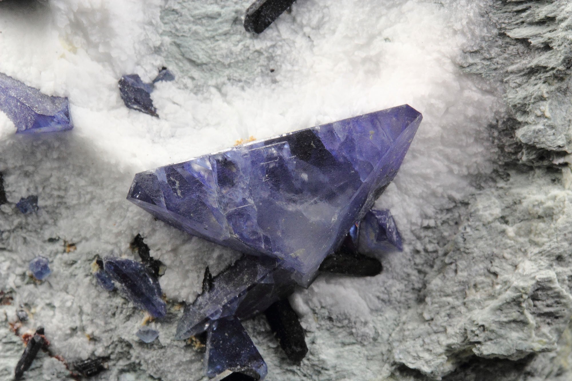 BENITOITE, NEPTUNITE, NATROLITE