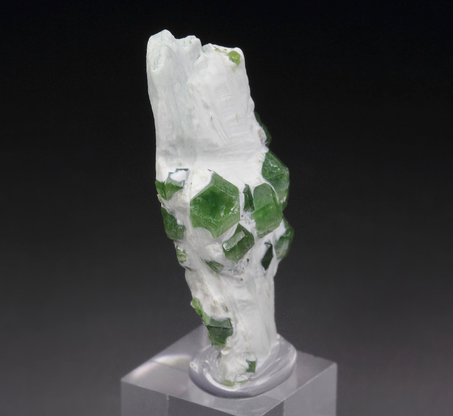 GARNET var. ANDRADITE var. DEMANTOID