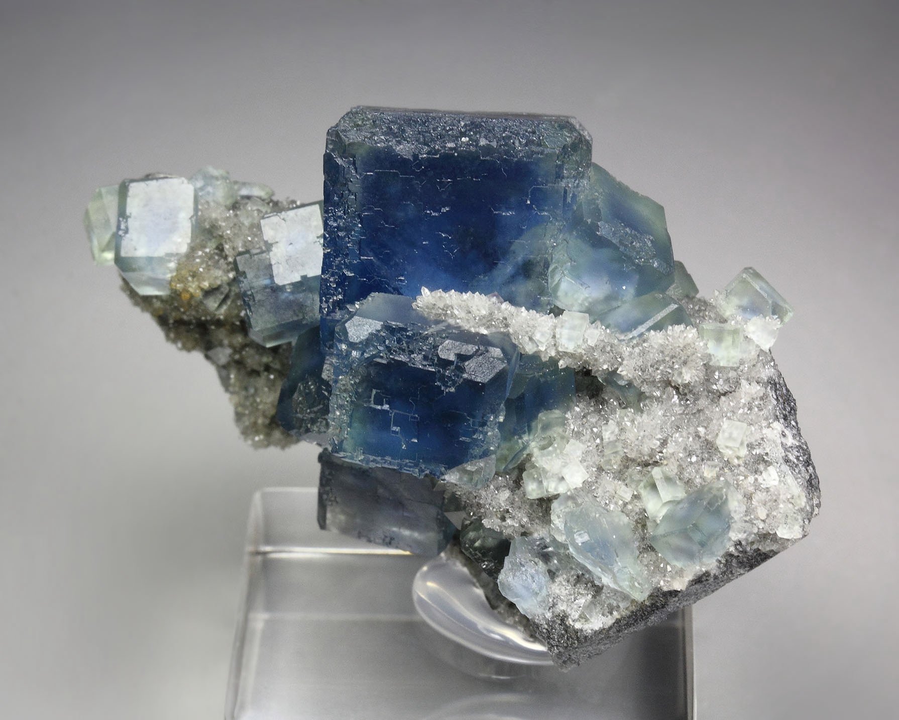 FLUORITE with phantoms, QUARTZ