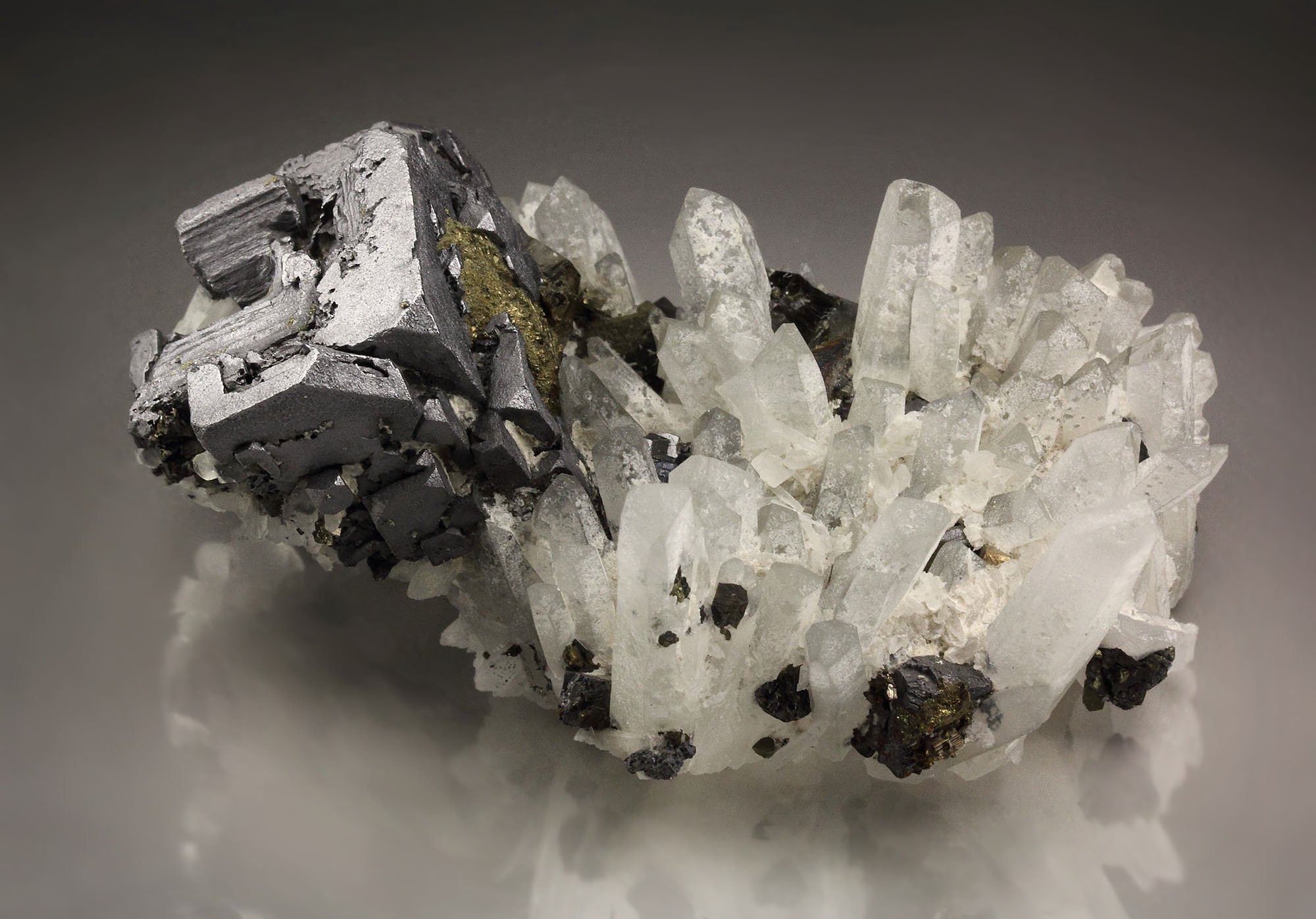 skeletal GALENA, CHALCOPYRITE, QUARTZ, SPHALERITE, PYRITE 