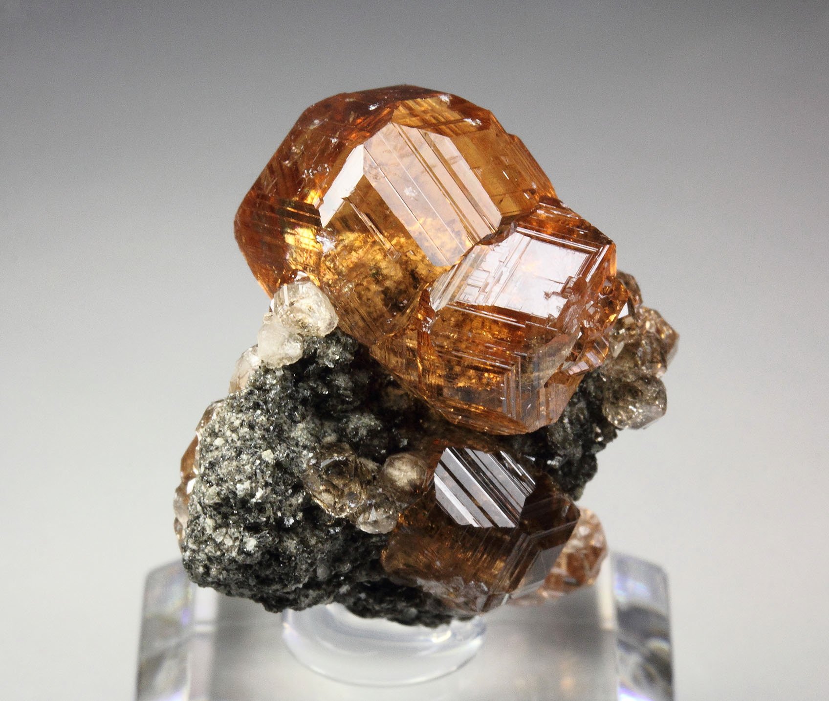 gem GARNET var. GROSSULAR
