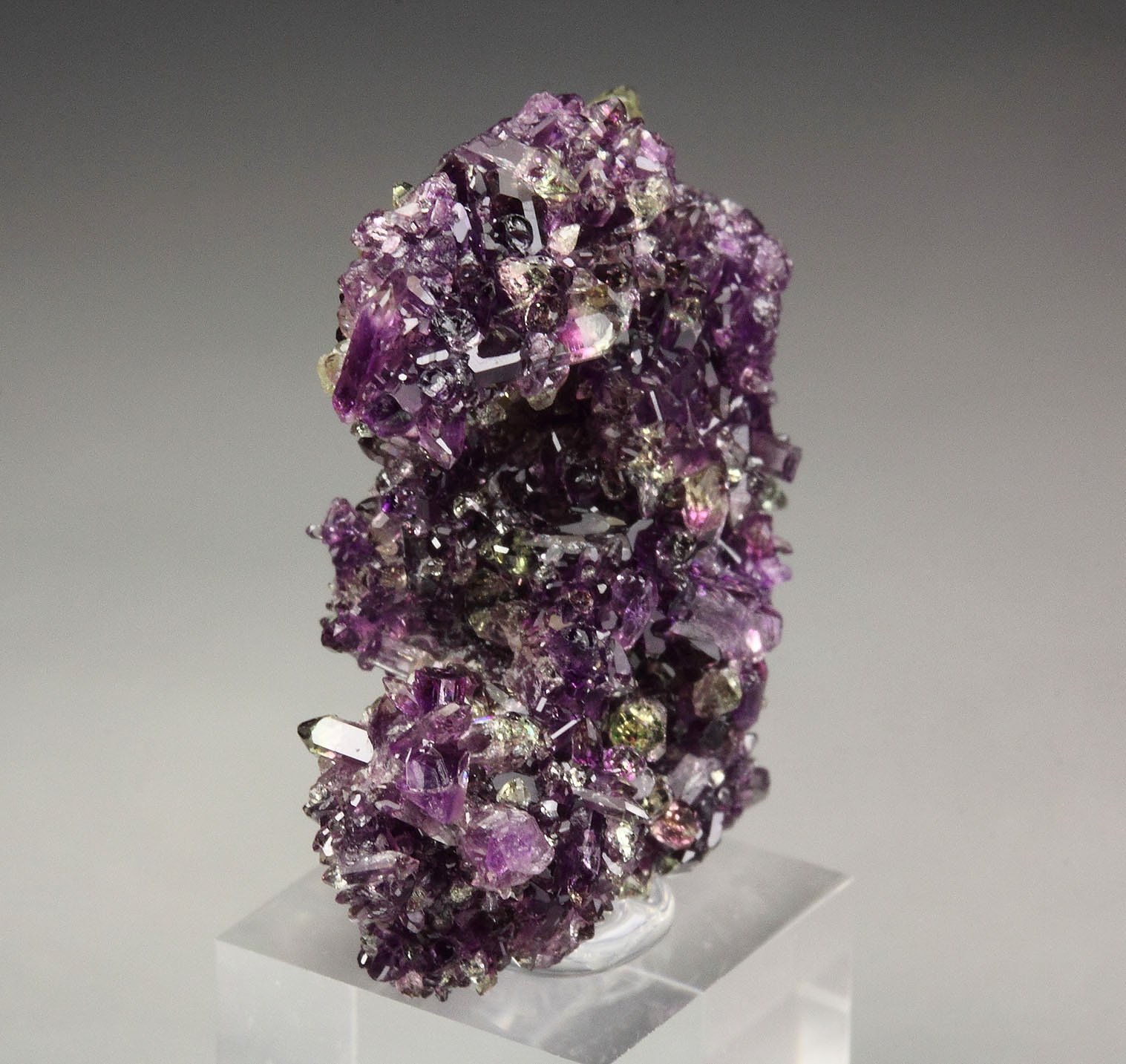 VESUVIANITE var. MANGANOAN
