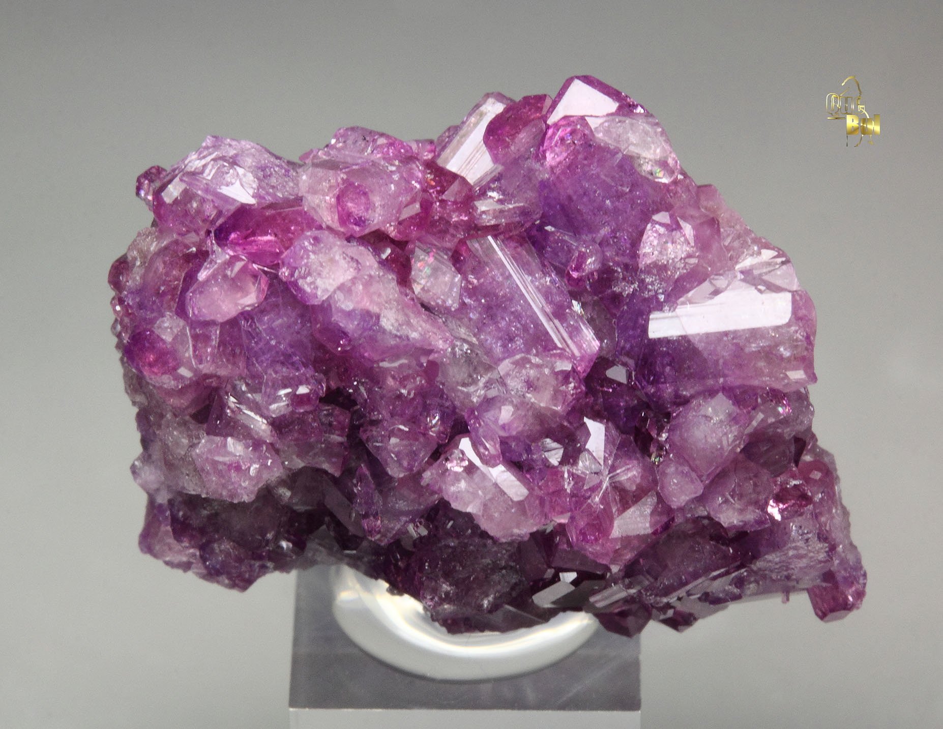 gem VESUVIANITE var. MANGANOAN