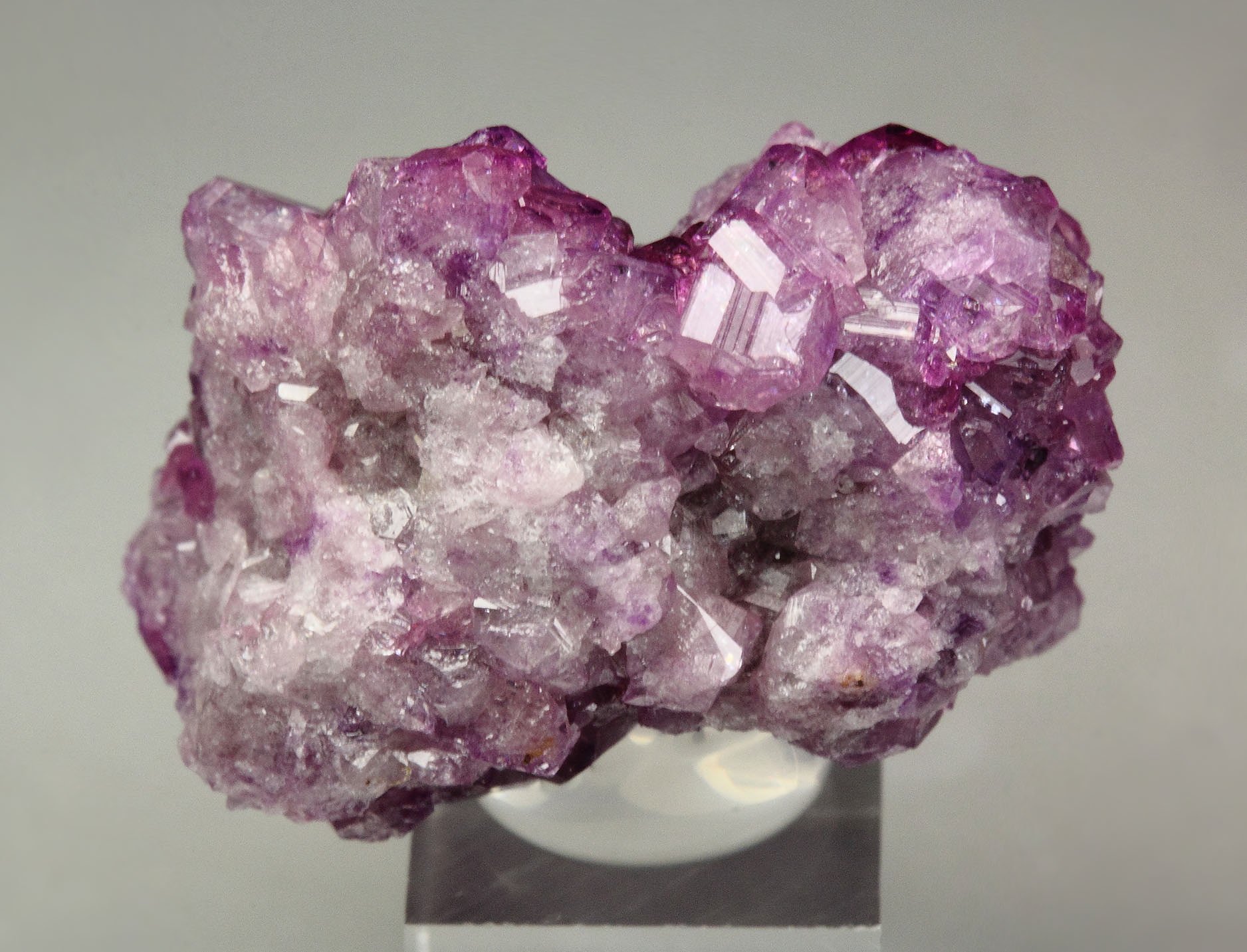 gem VESUVIANITE var. MANGANOAN