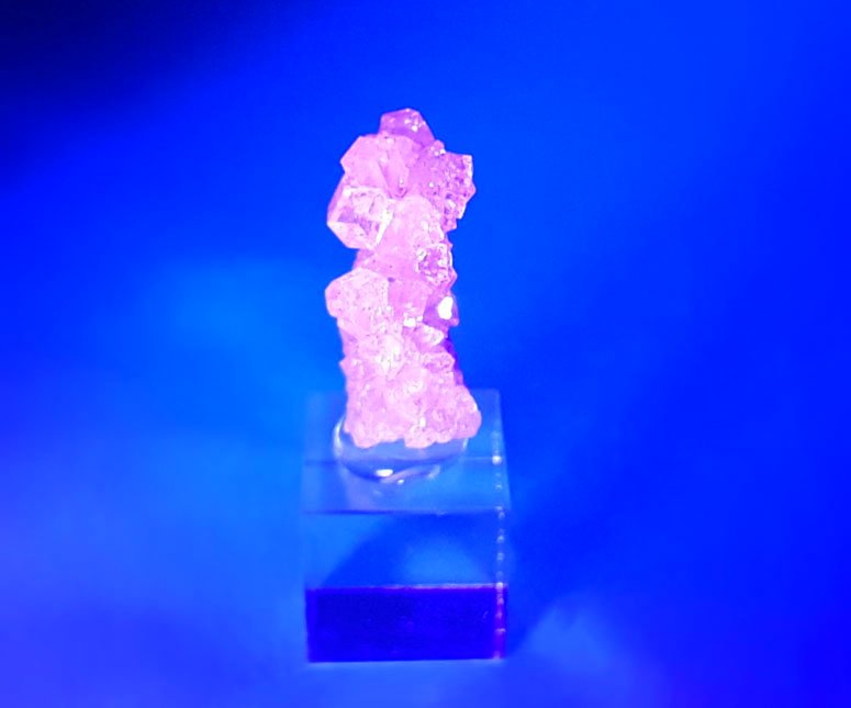 colorless gem GARNET var. GROSSULAR