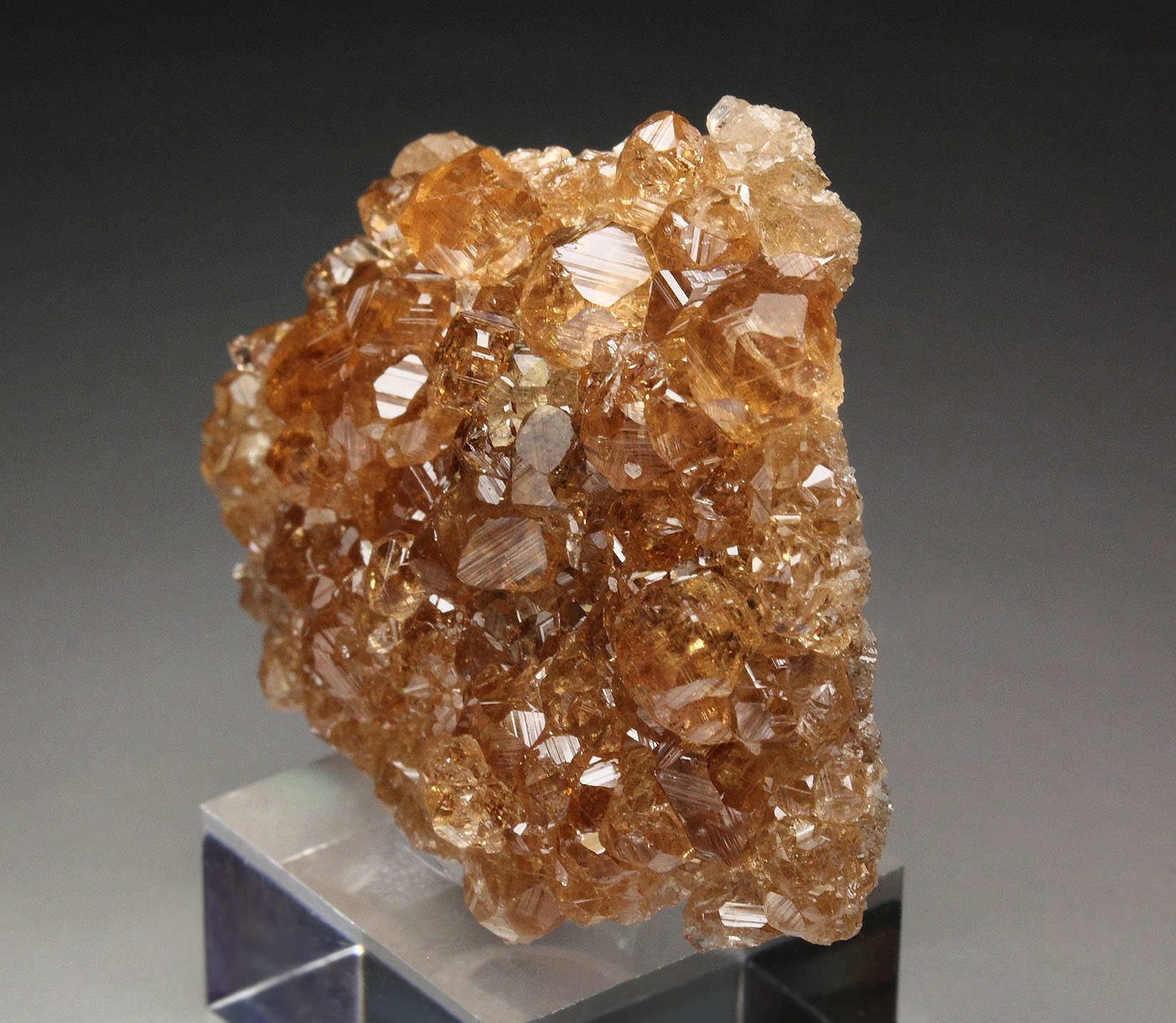 gem GARNET var. GROSSULAR
