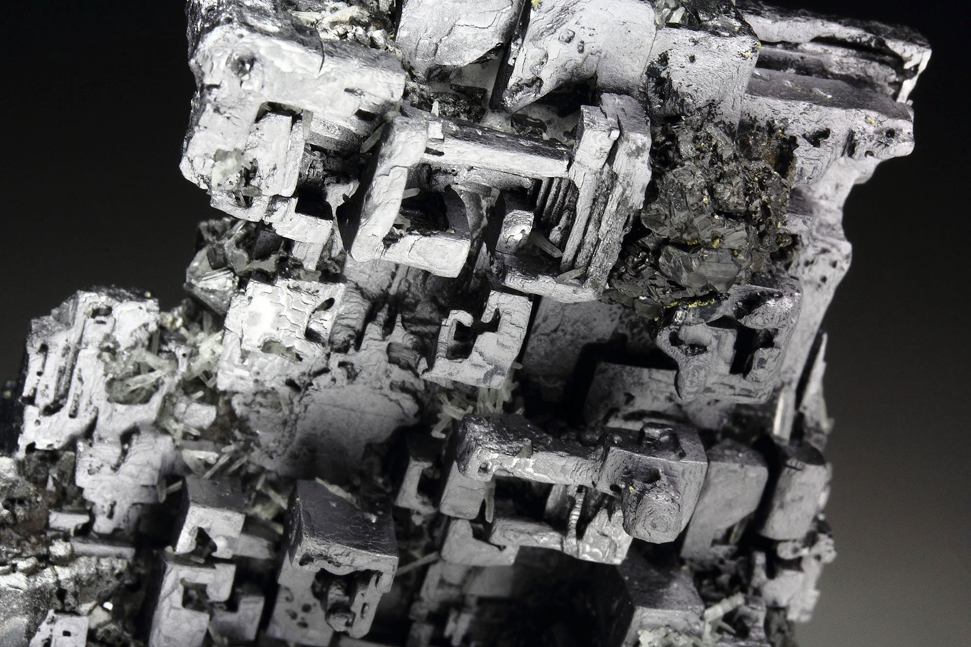 skeletal GALENA, SPHALERITE, QUARTZ